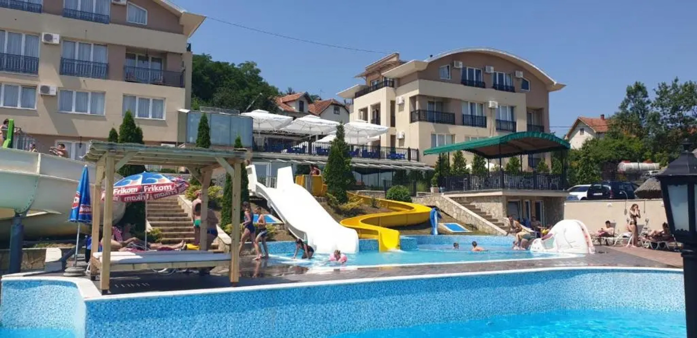 Sunny Hill Apartments & Aqua Park