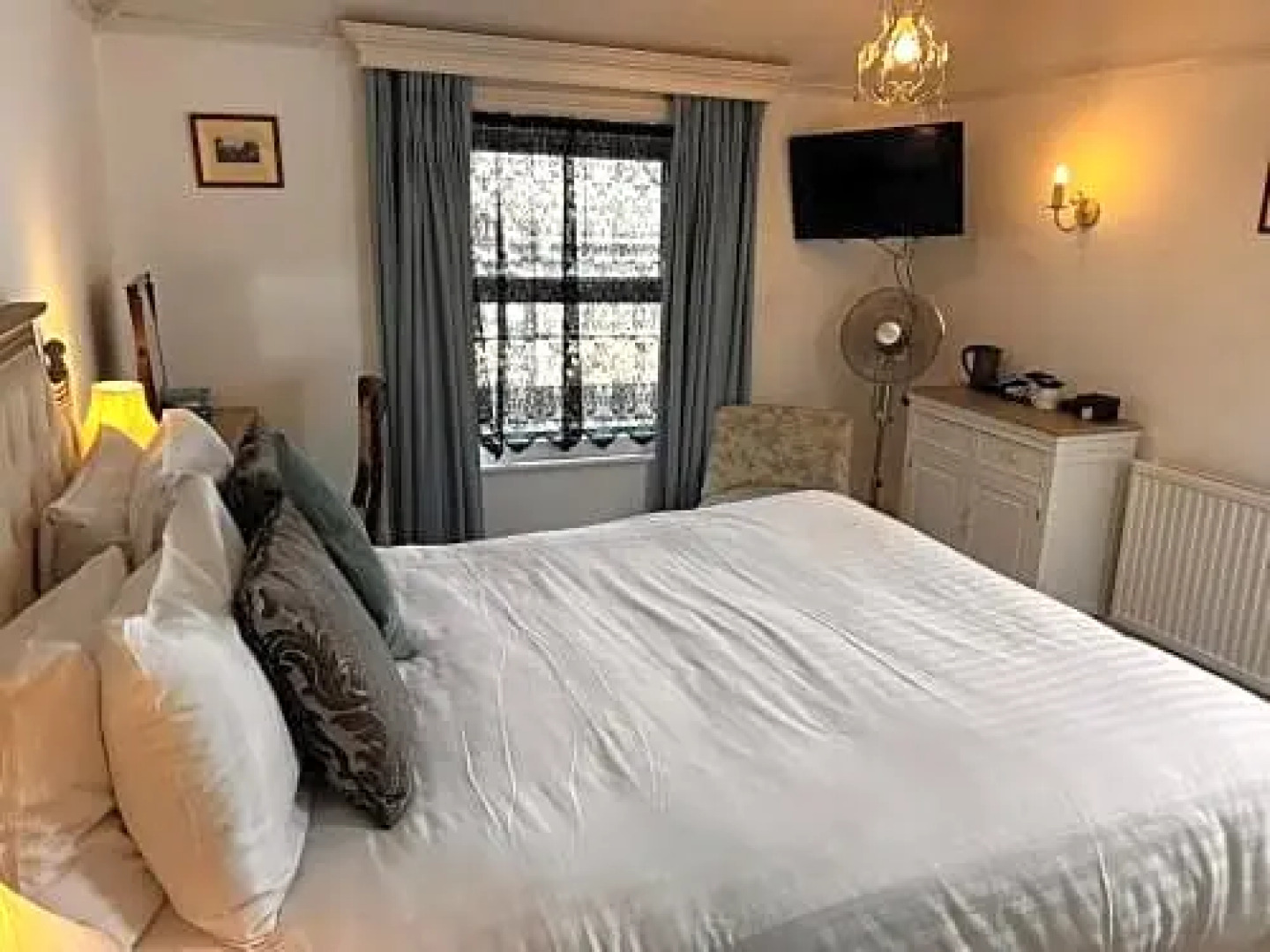 Emerald Healing Centre - Hotel & Retreat