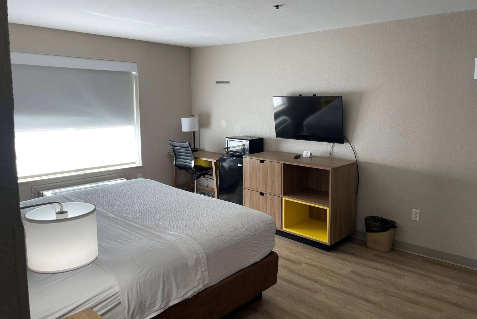 Days Inn by Wyndham Dallas Garland West