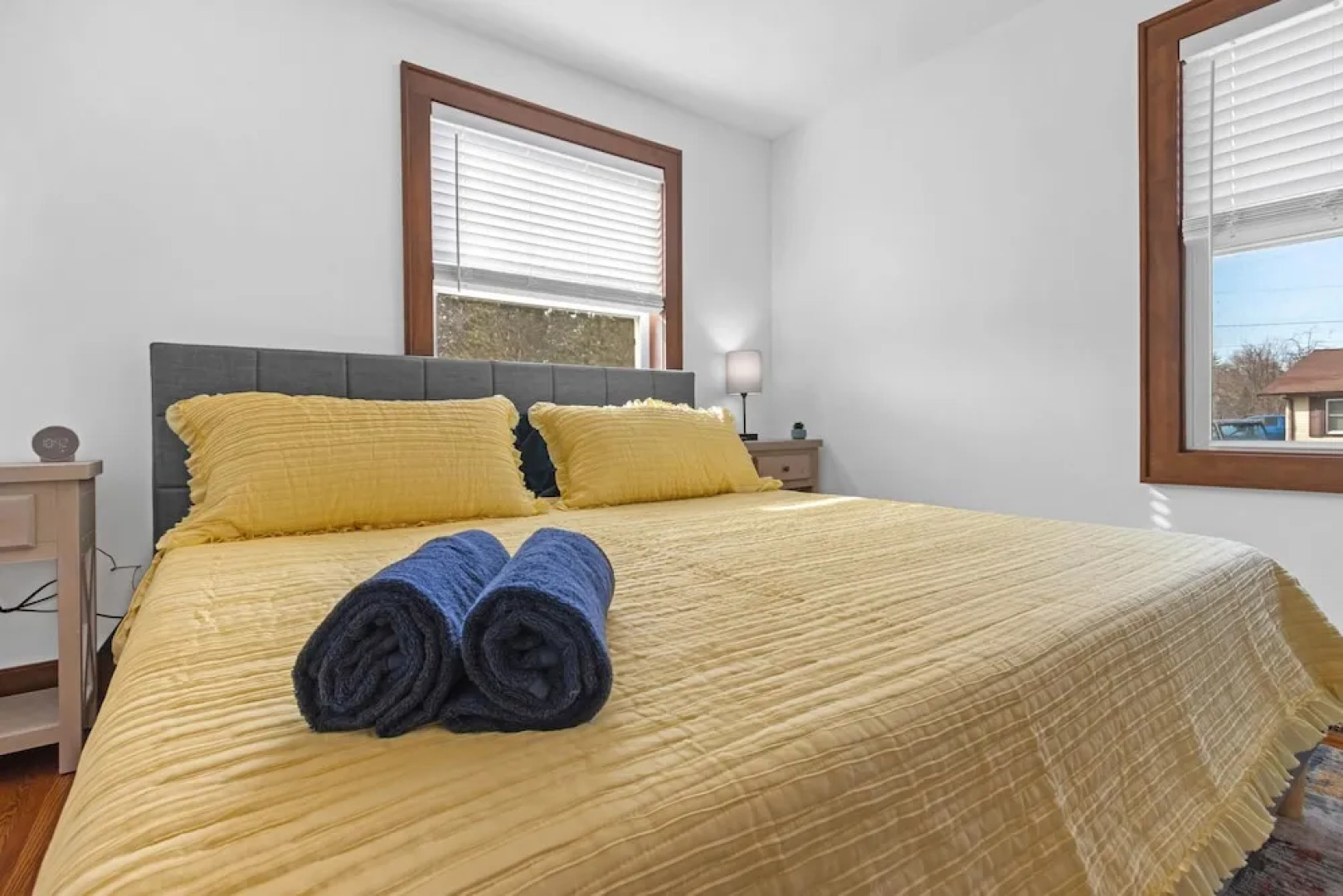 Riverfront Kayaks Bay Access Sleeps 15