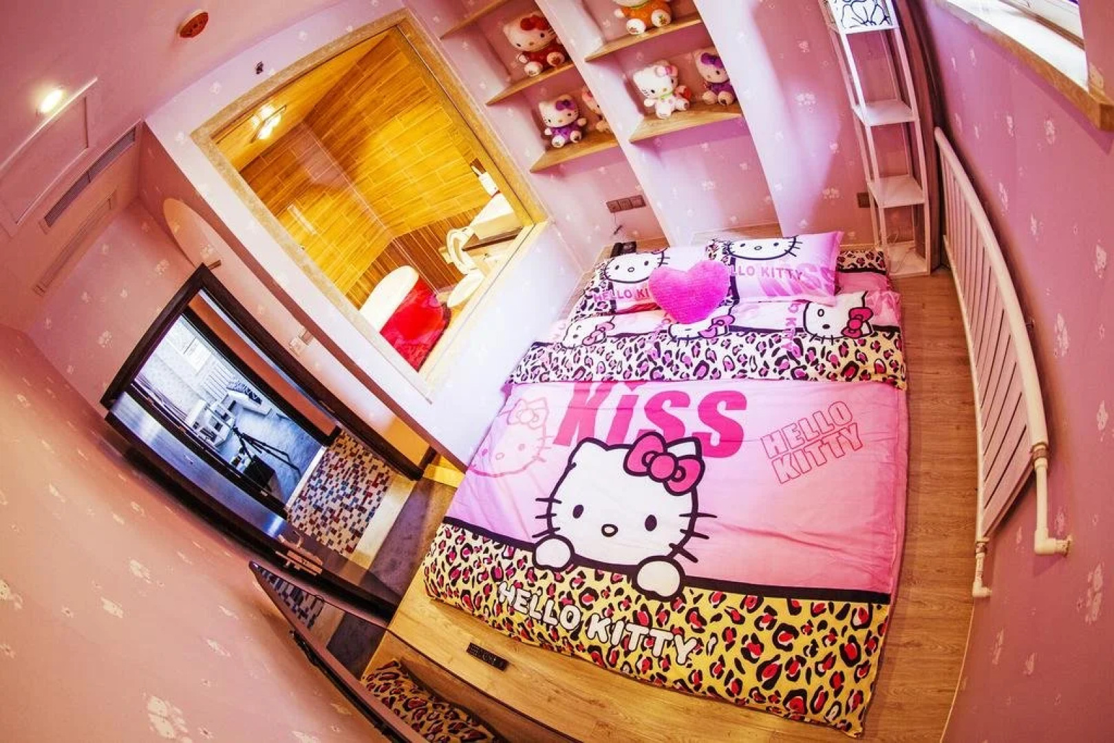 Dalian 1219 Theme Hotel