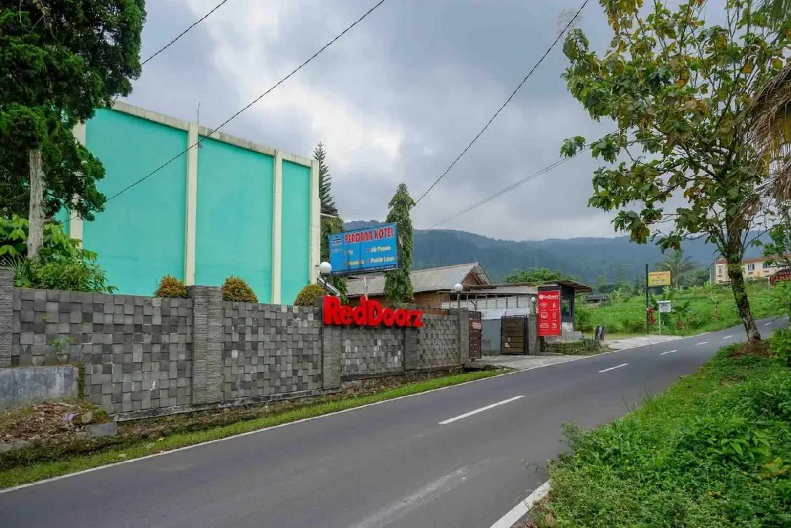 RedDoorz near Lokawisata Baturaden