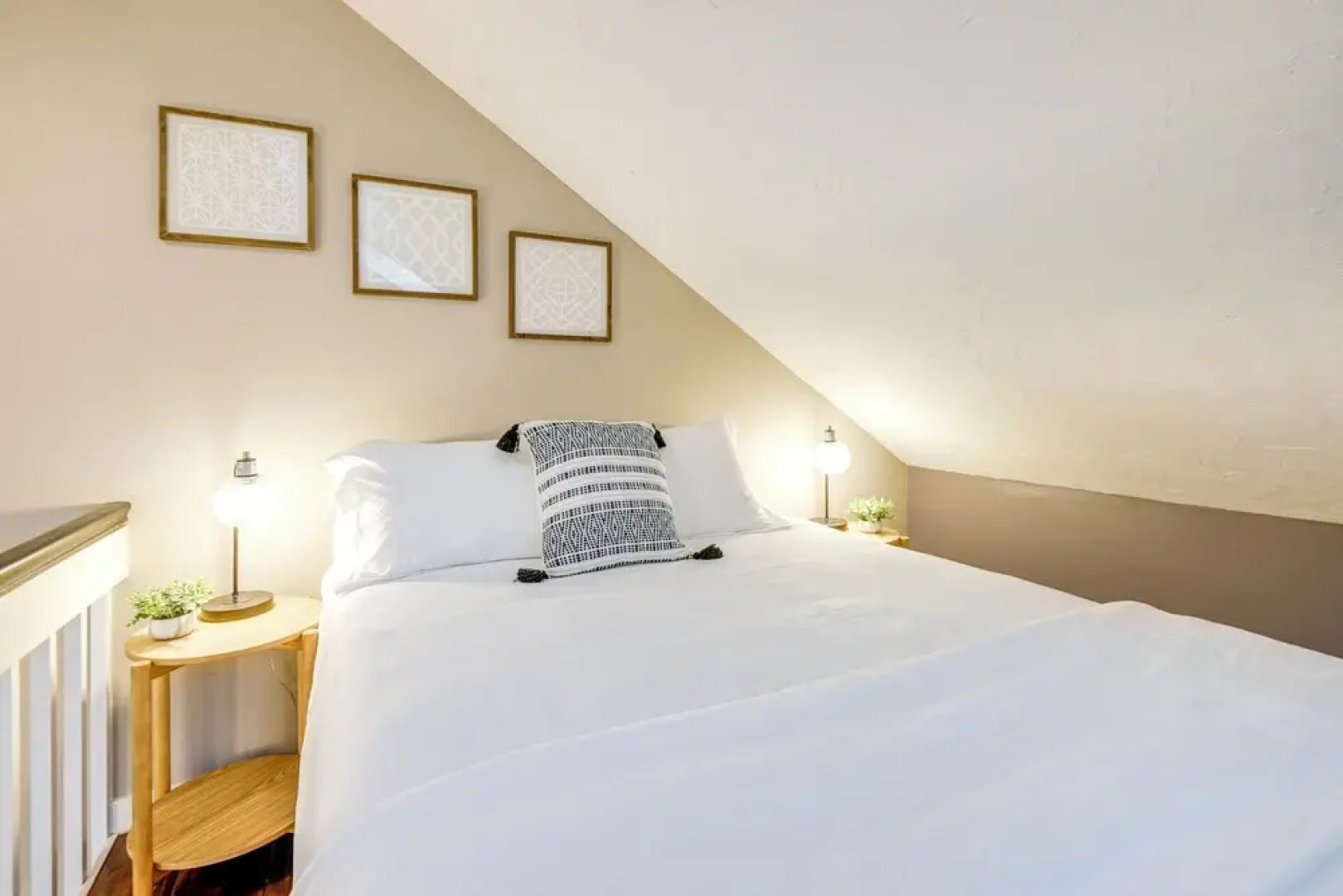 Gilford Townhome w/ Lakefront Beach & Pool Access!