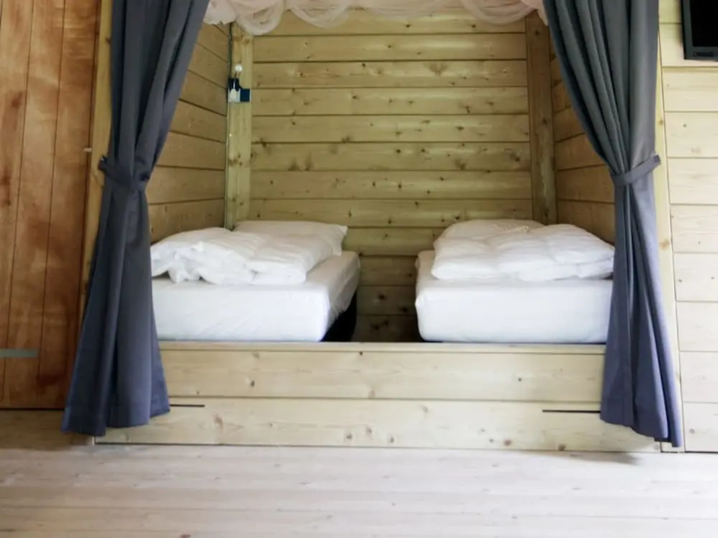 Campsite - Cozy Tentlodge With Roofed Terrace in a Green Area