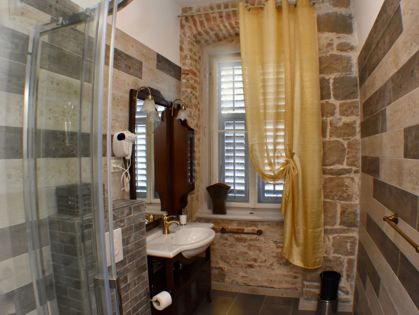 PIETRA ROSSA Luxury Rooms