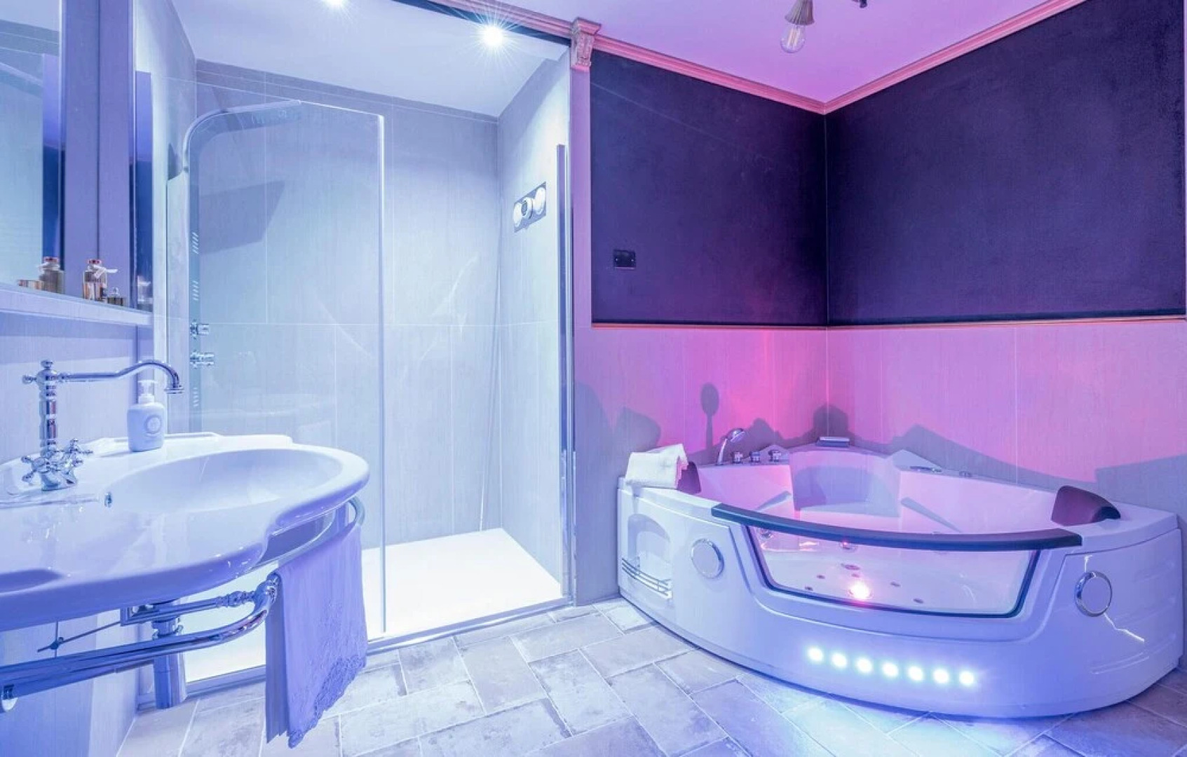 Amazing Home in Pescia With 3 Bedrooms, Jacuzzi and Wifi