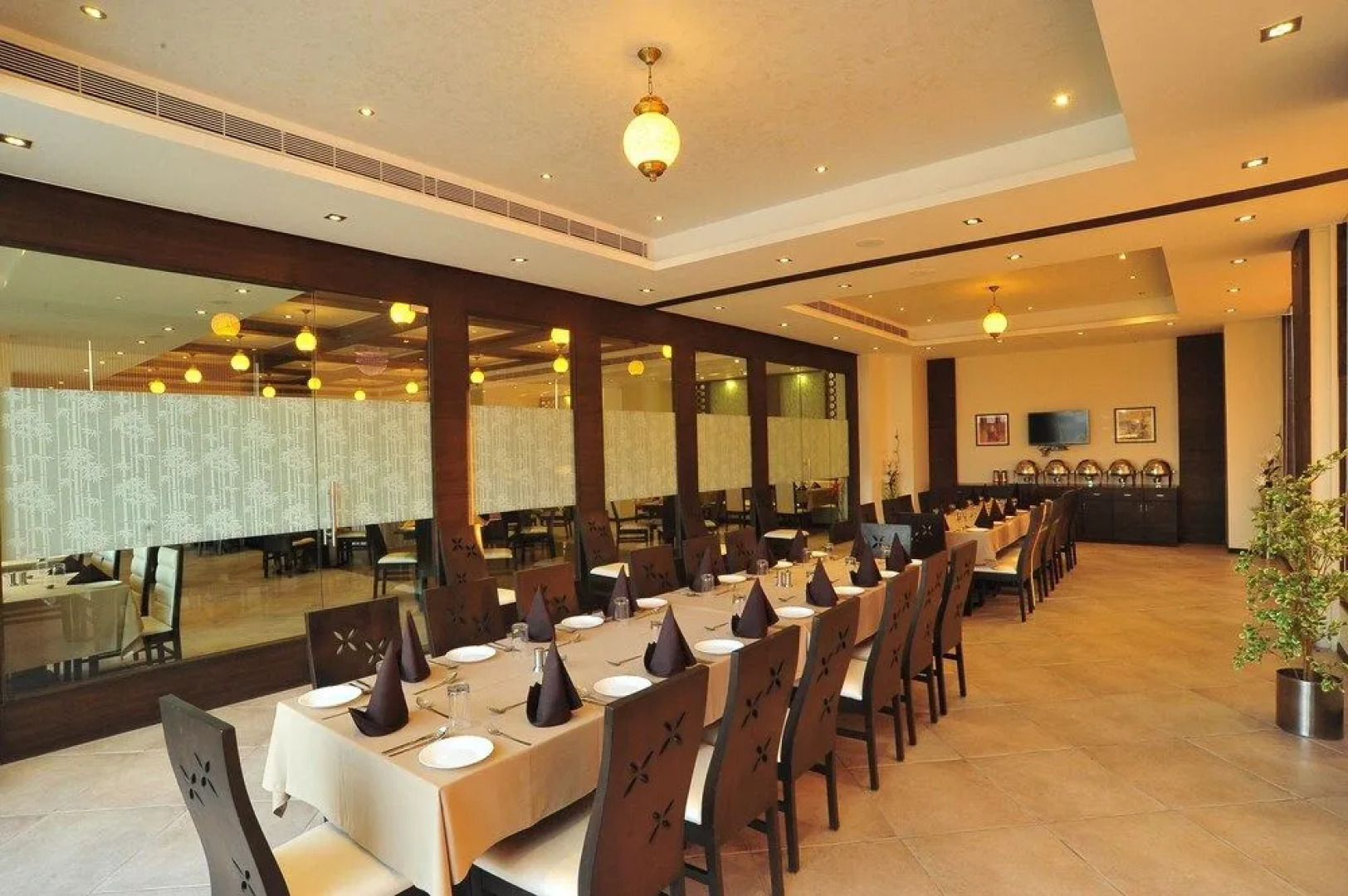 Le Tokyo Hotel Sanand