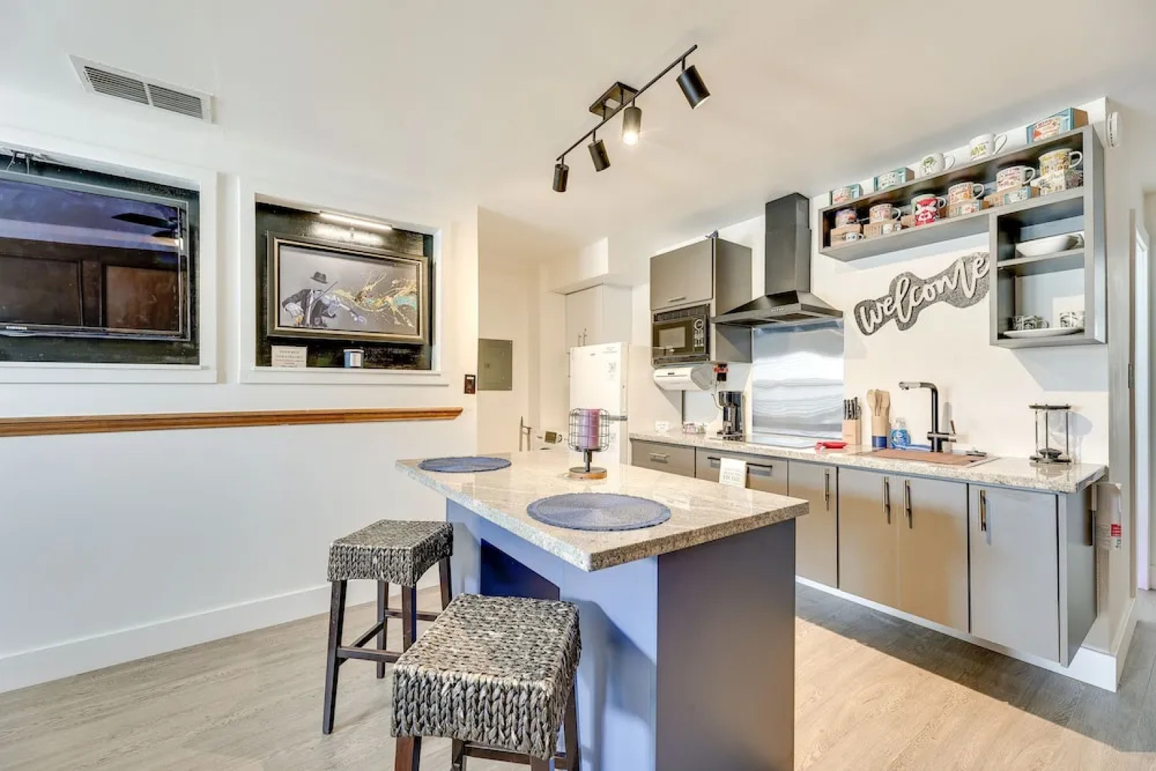 Edinburg Escape w/ Smart TV Near Firemen's Park!