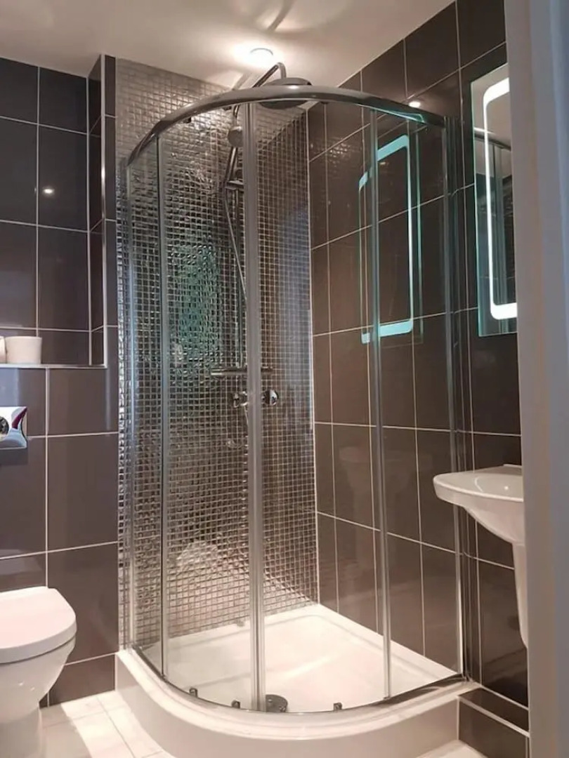 Icon Crownleigh 3 With Free Wifi