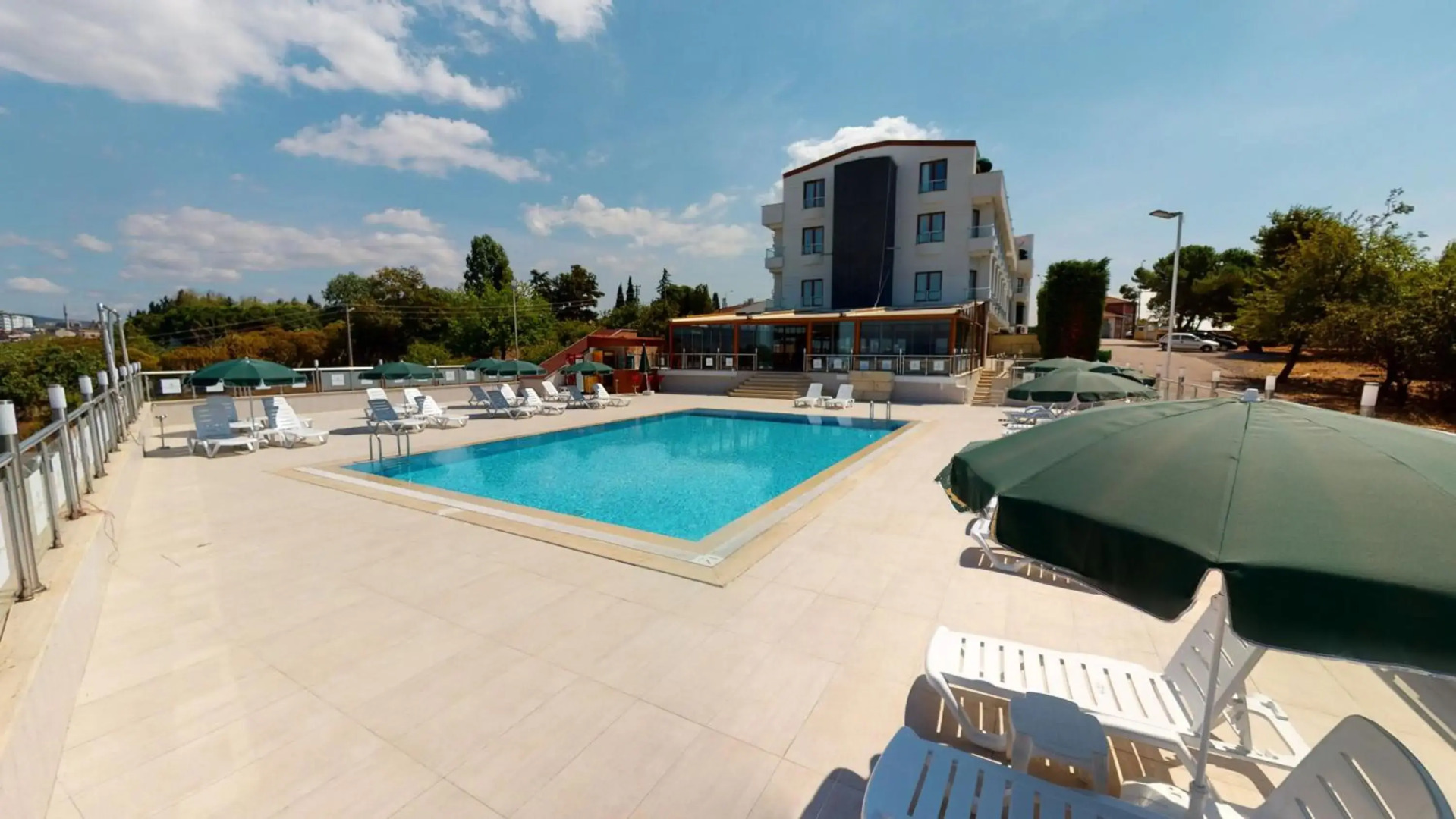 Double Royal Hotel Darica