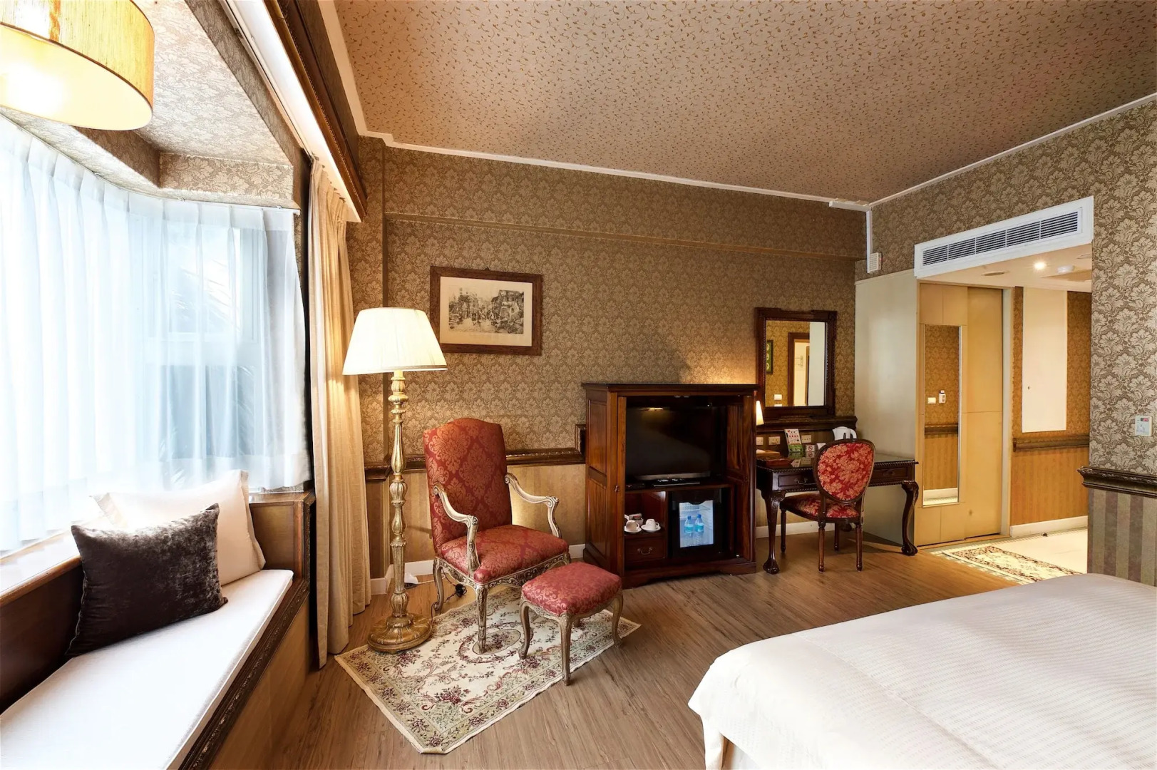 Shangrila Boutique Hotel