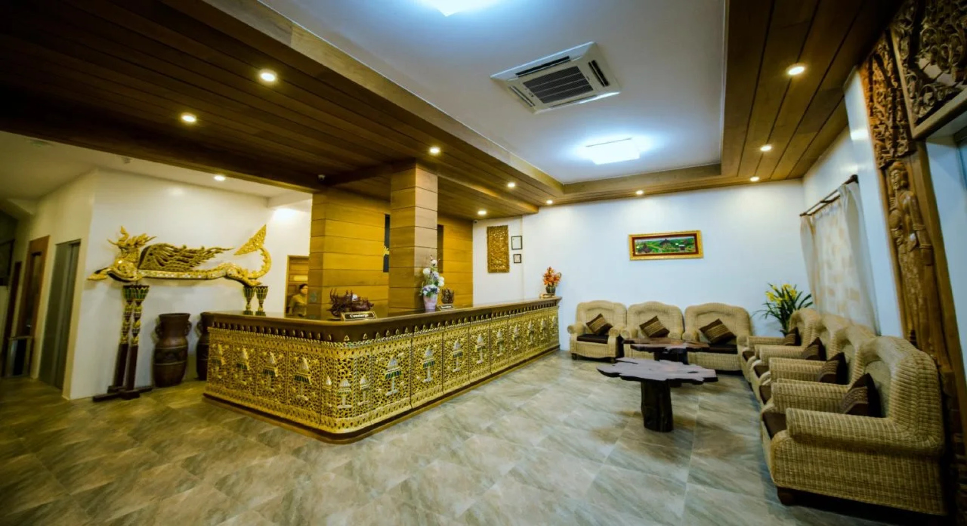 Yadanarpon Dynasty Hotel