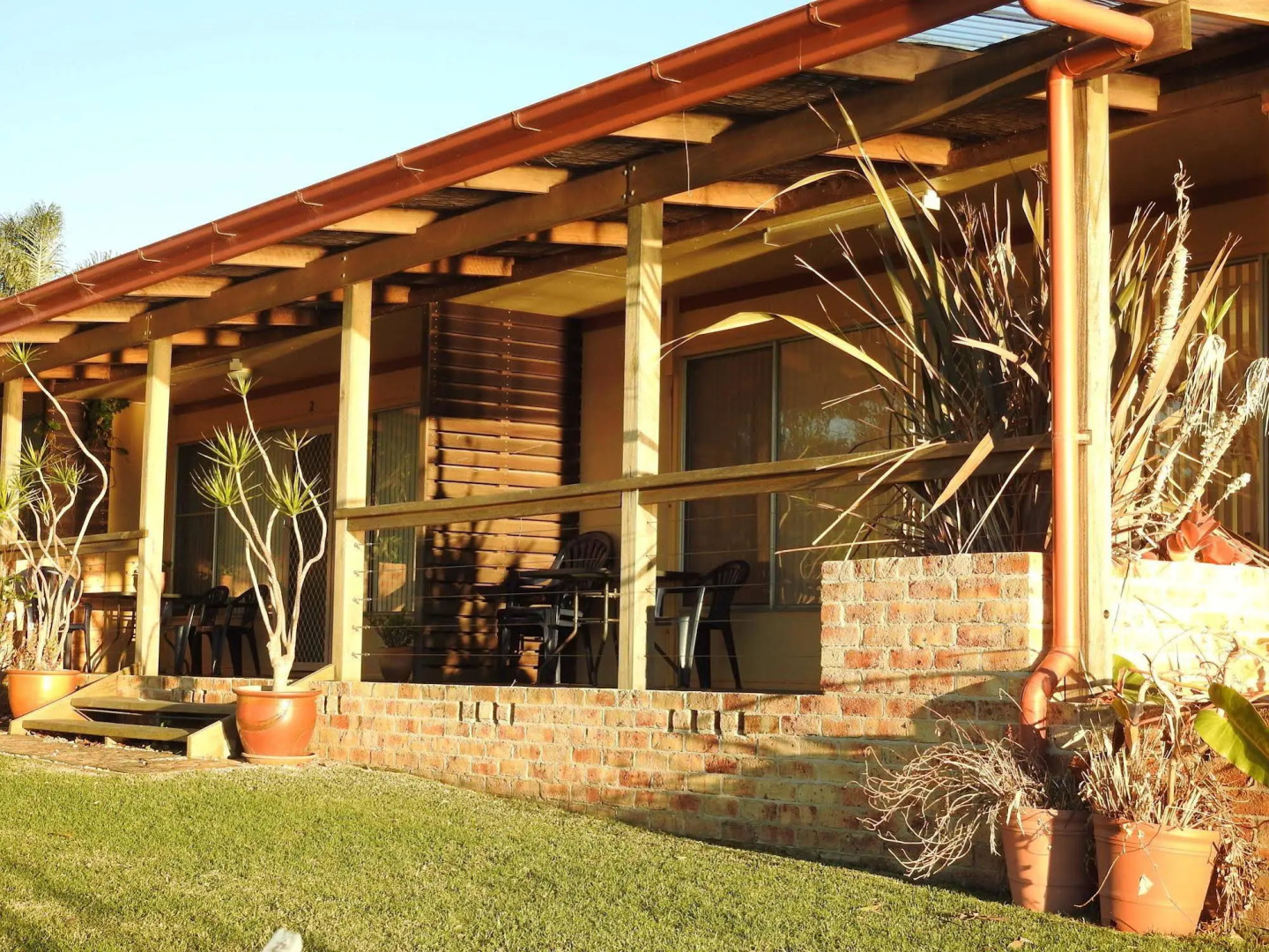 Lake Edge Holiday Units