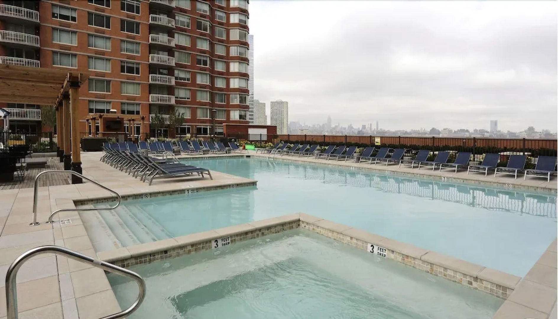 Skyview Luxury Suites - New York City