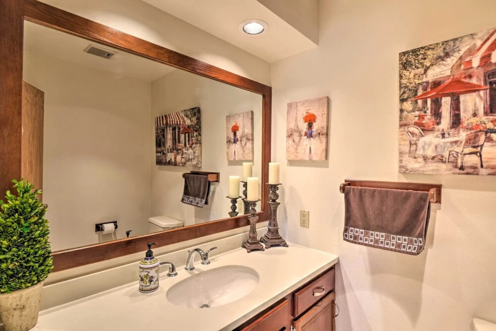 Expansive Mountain Retreat w/ Views of Pikes Peak!