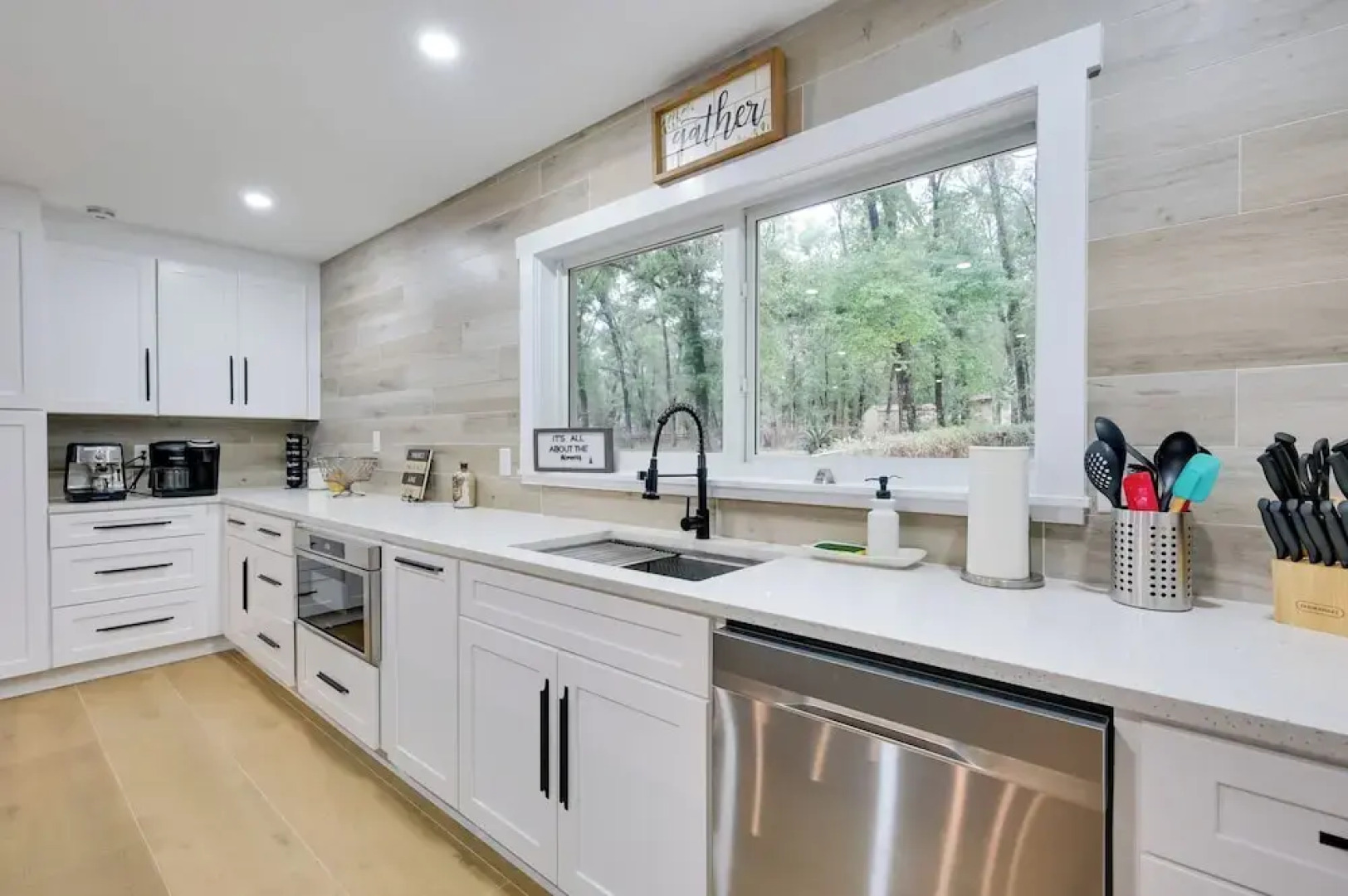 Inverness Getaway ~ 4 Mi to Henderson Lake!