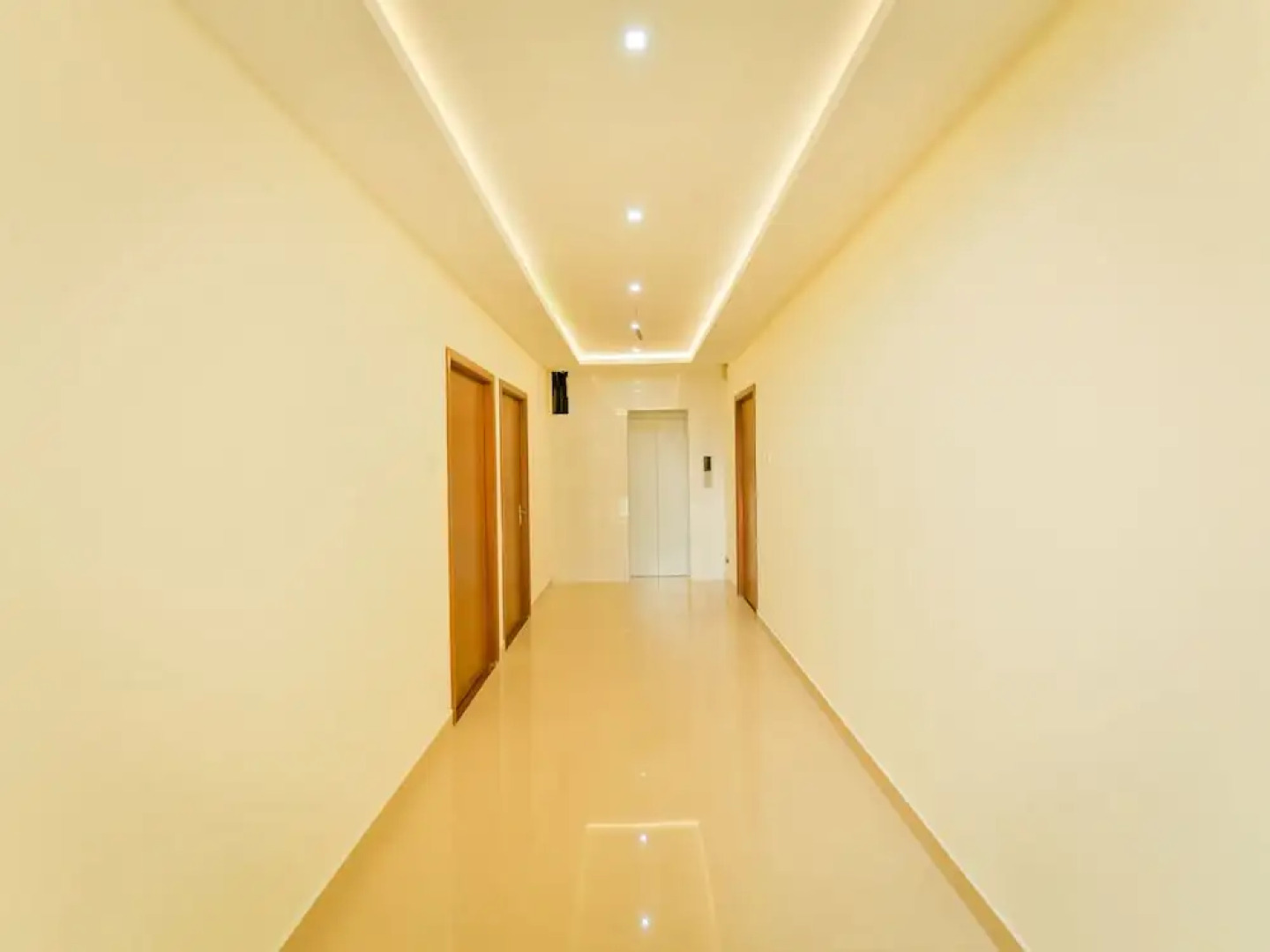 OYO 14271 Modern Studio Near Lulu Mall