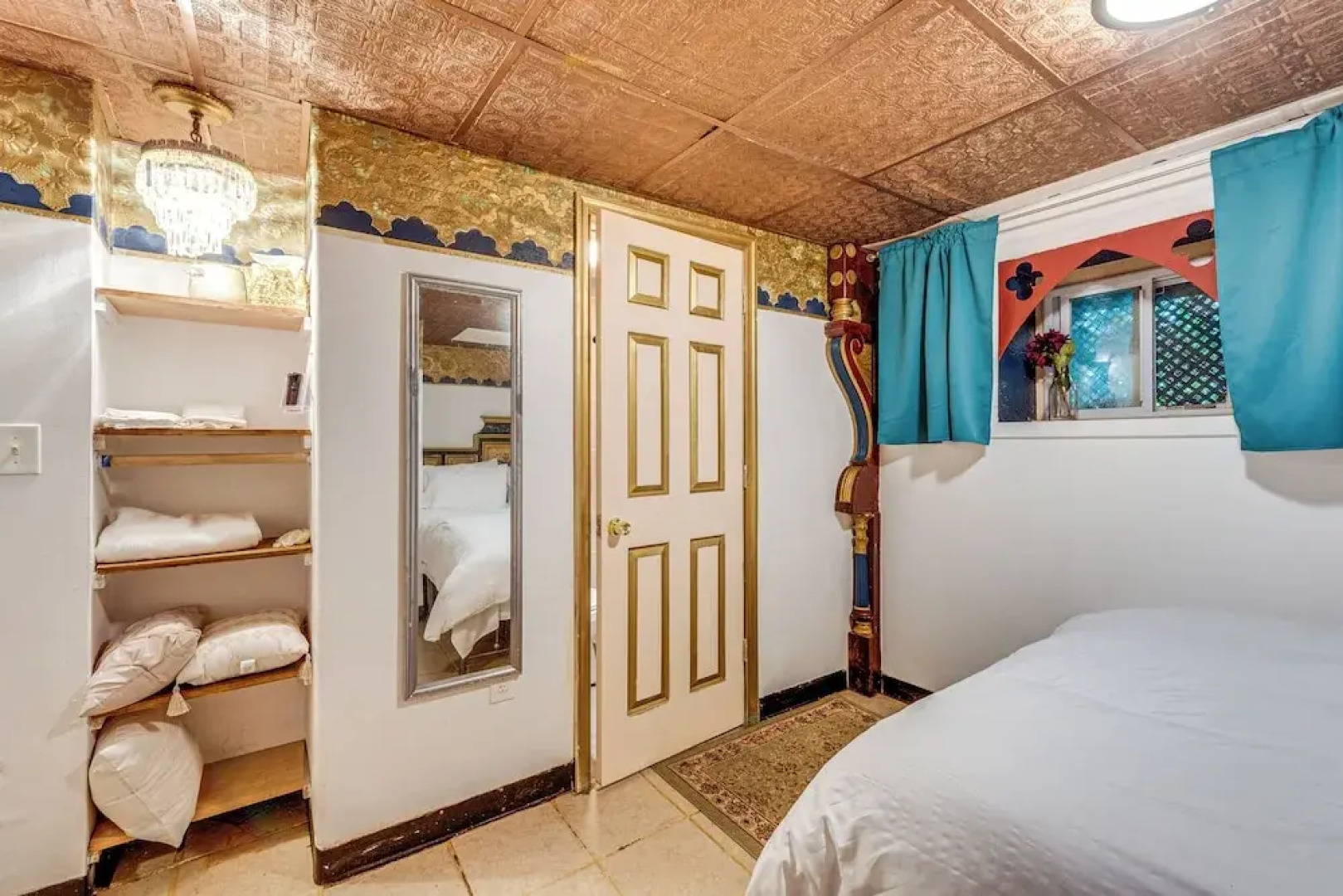 Near Downtown Scranton: Getaway w/ Patio