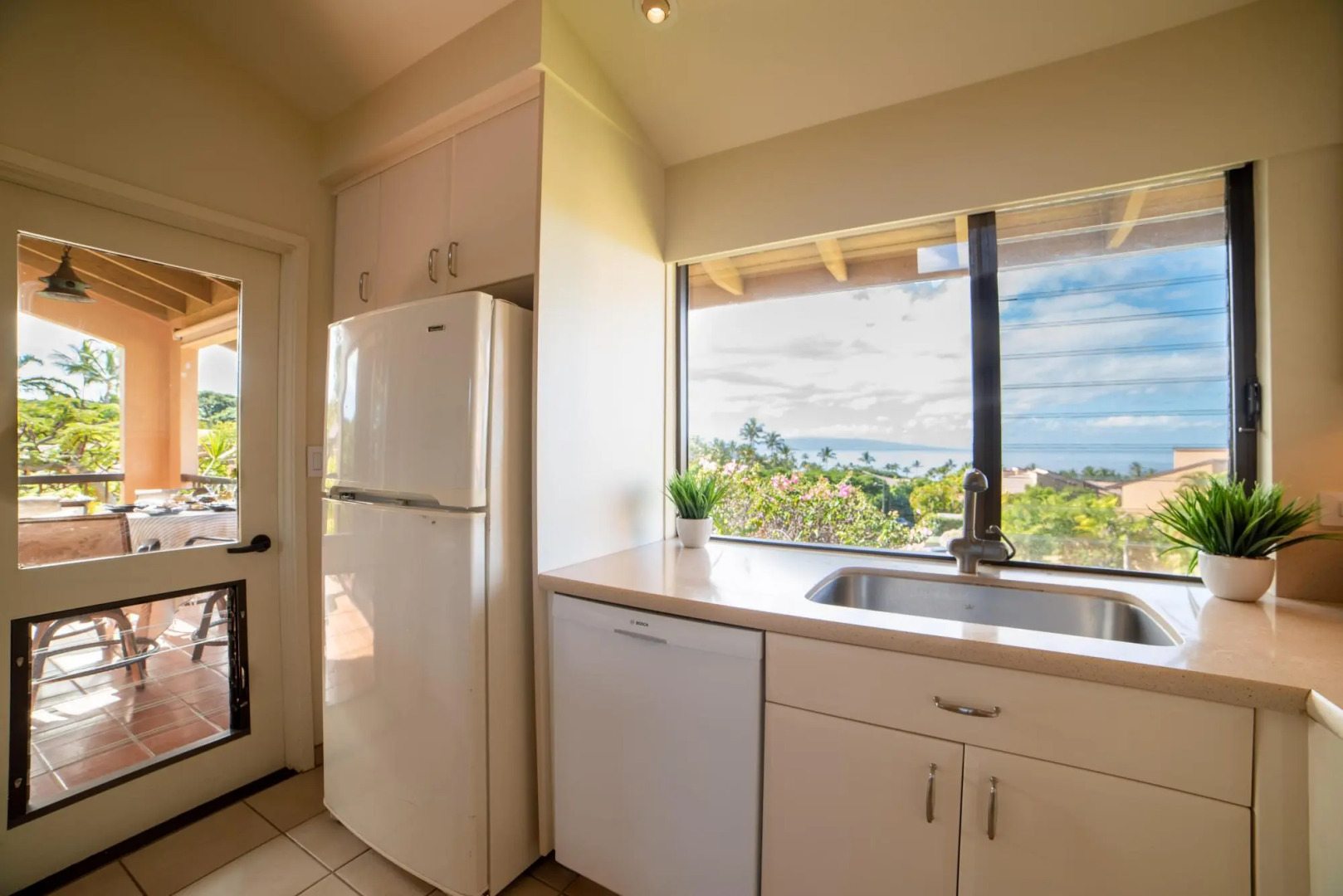 Wailea Ekahi 17D - One Bedroom Condo with Ocean View