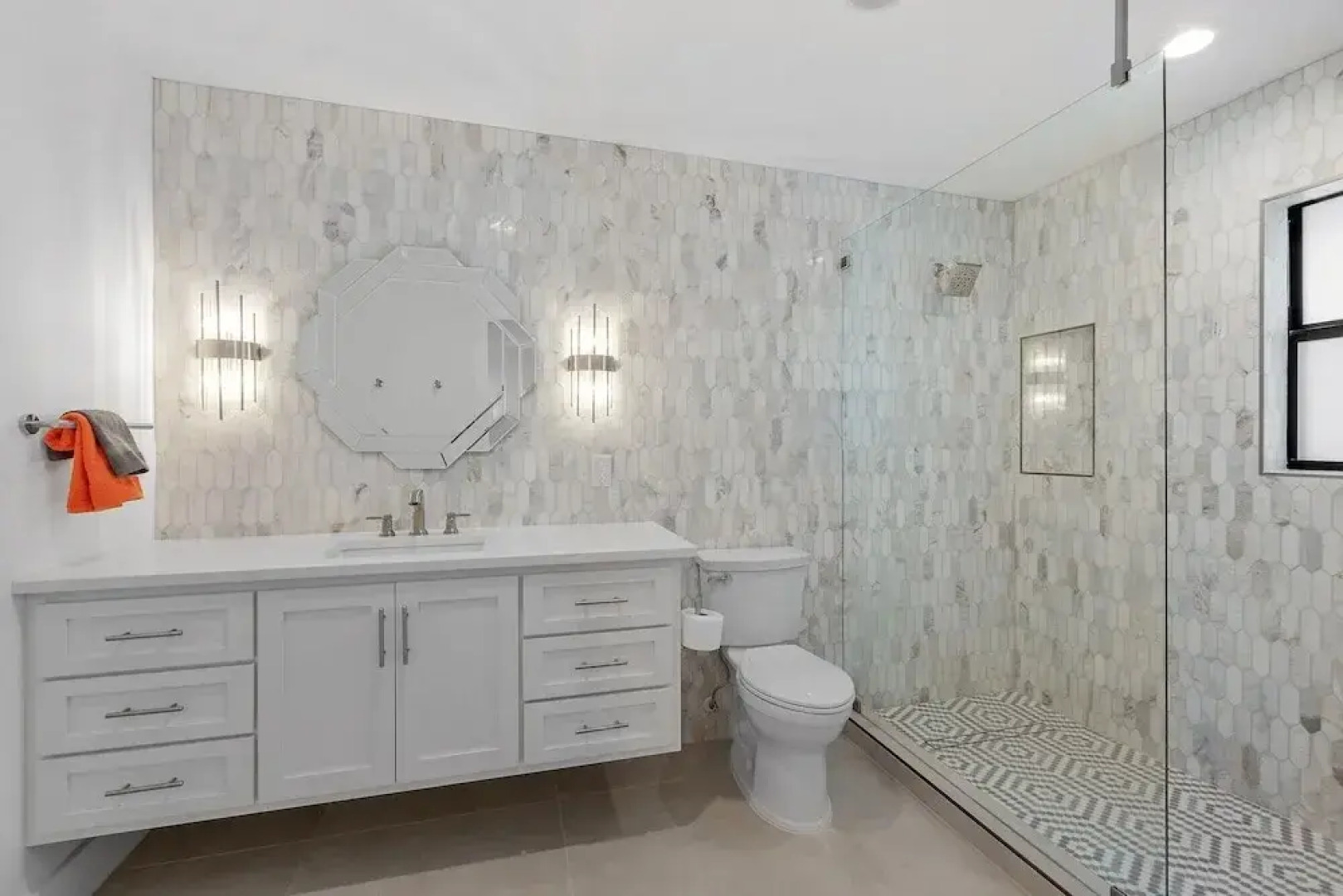 Guadalupe Bluff Modern House 5 Bedroom Home by RedAwning