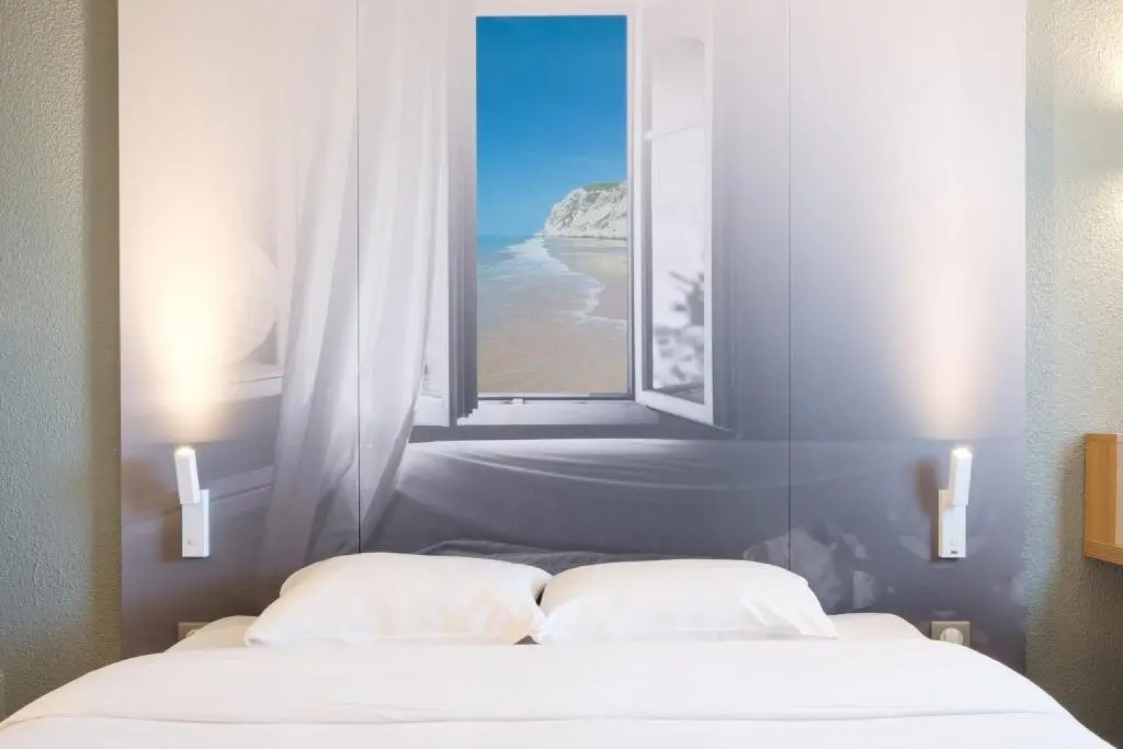 B&B HOTEL Calais Centre Saint-Pierre