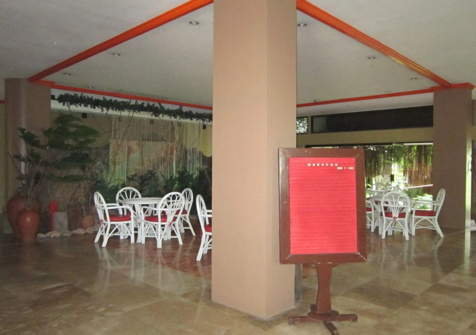 Harbor Lights Hotel and Restaurant