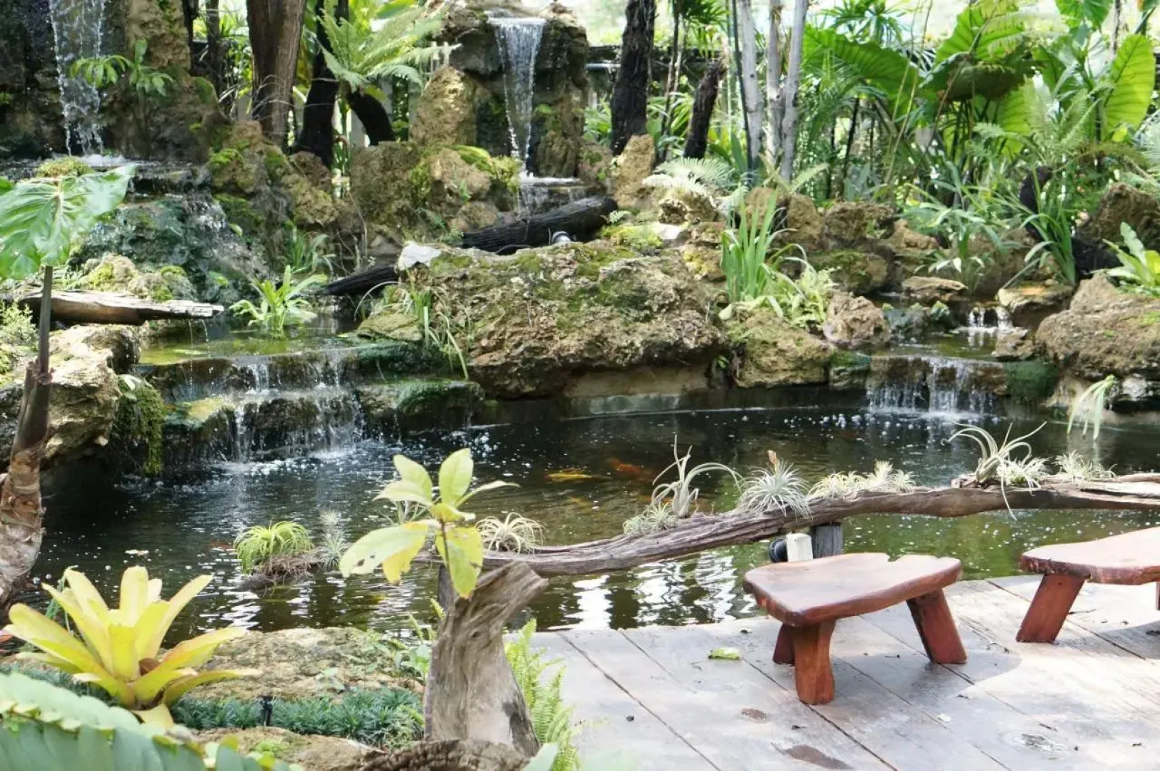 The Country Lake View Hotel