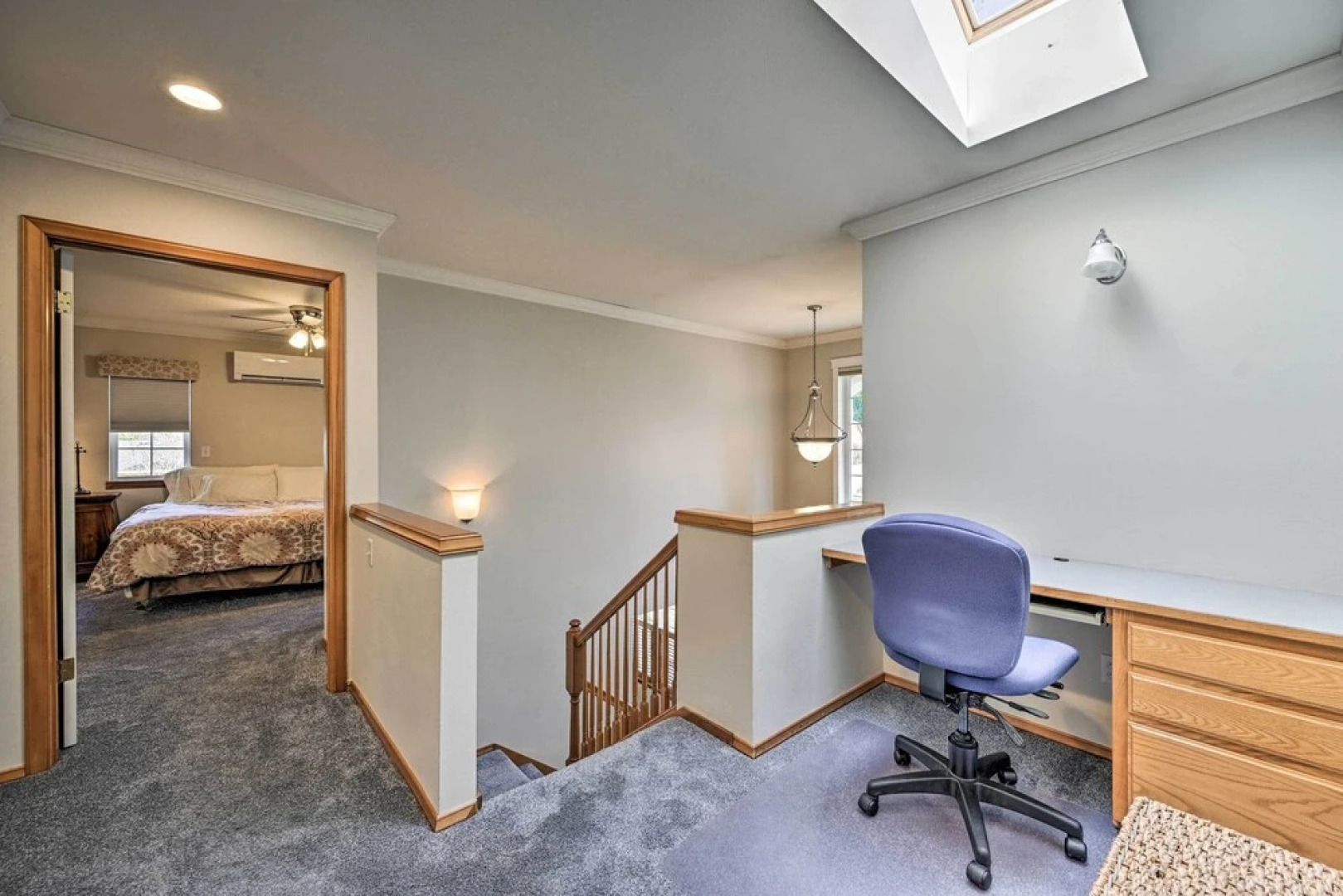 Welcoming Edmonds Vacation Rental w/ Fireplace!