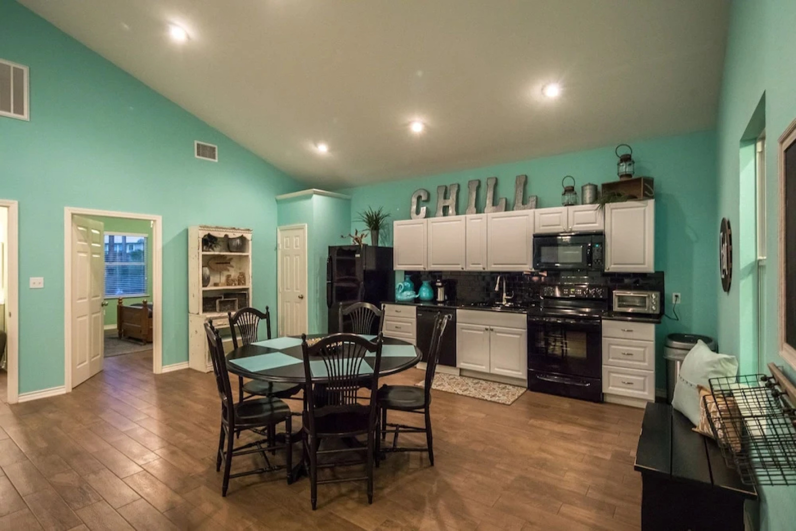 Paradise Pointe 4 Bedrooms 3.5 Bathrooms Home