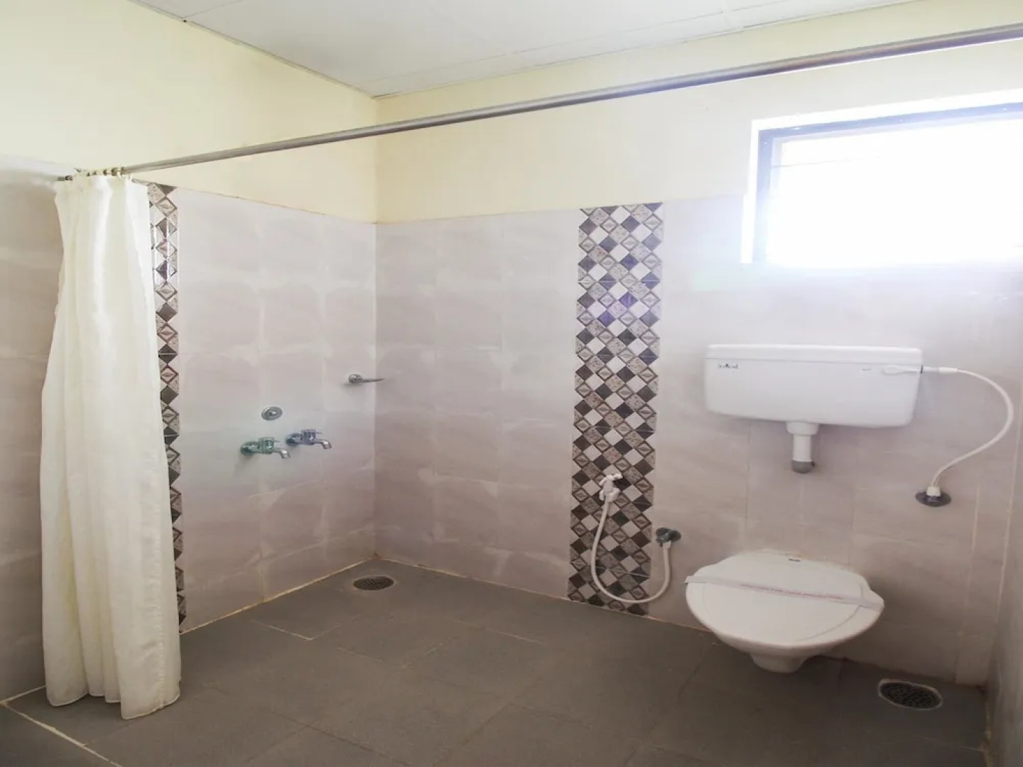 OYO 15708 Sharmada Hidden Nest