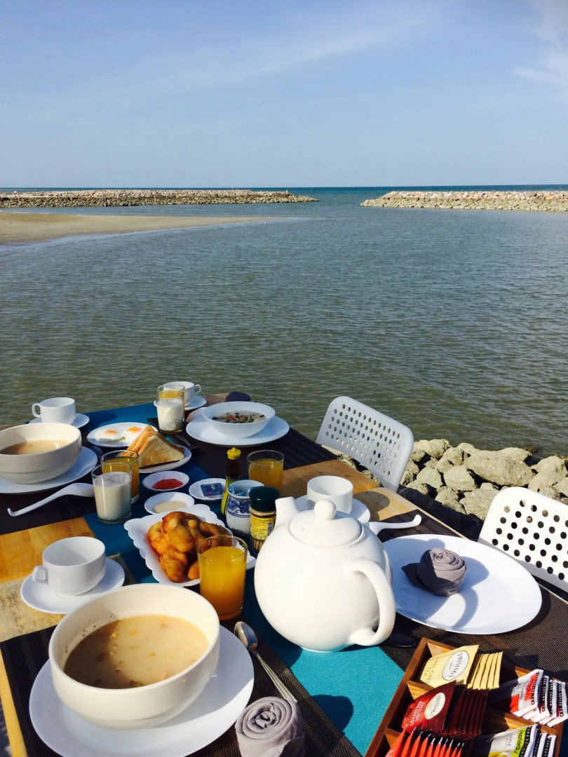 Chomtalay Resort at Had Chaosamran Beach