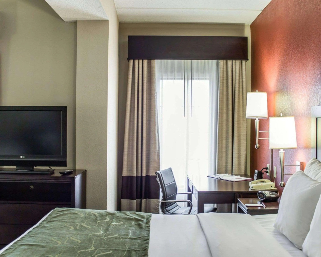 Comfort Suites Regency Park