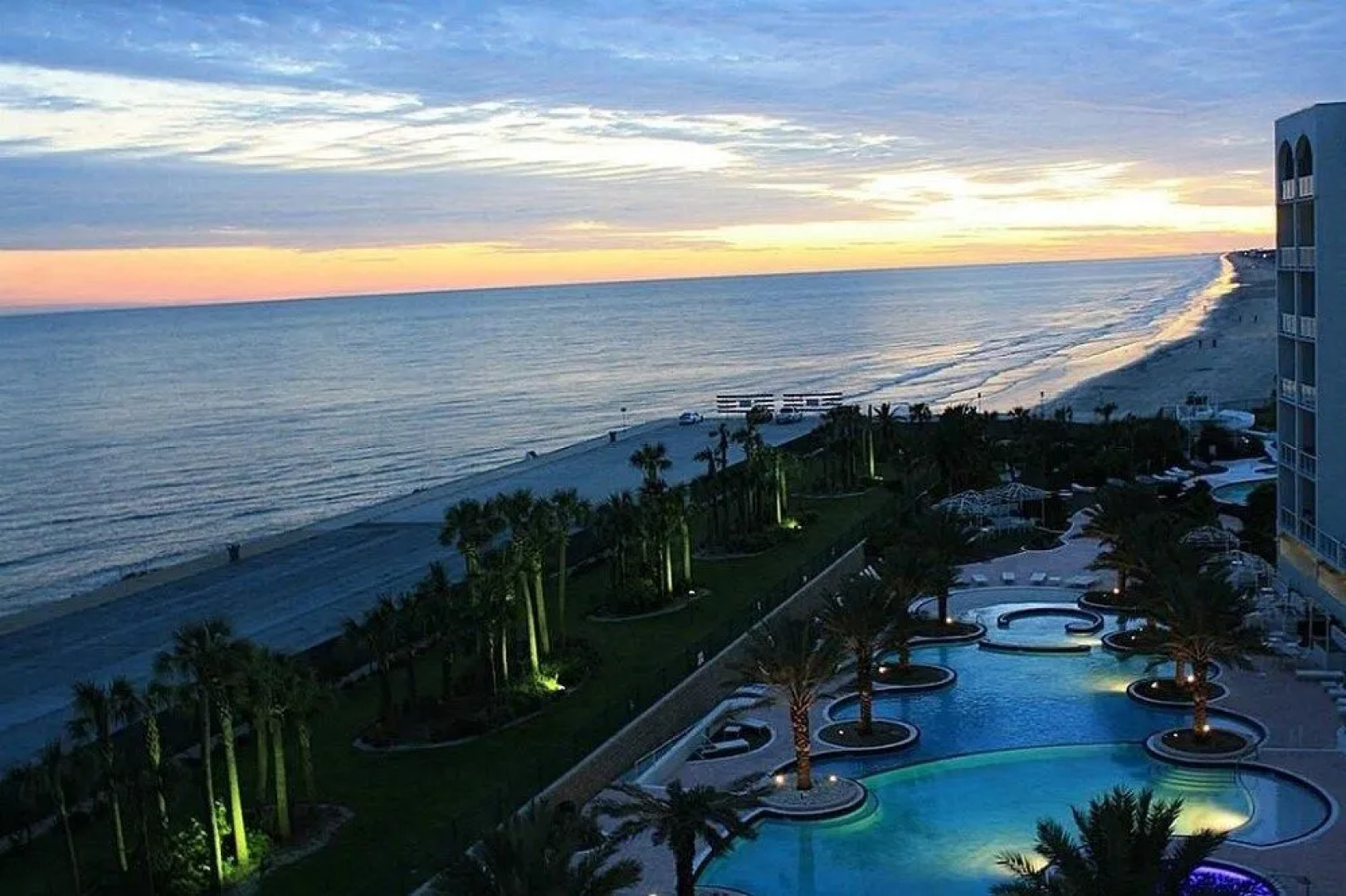 Diamond Beach 603 3 Br condo by RedAwning