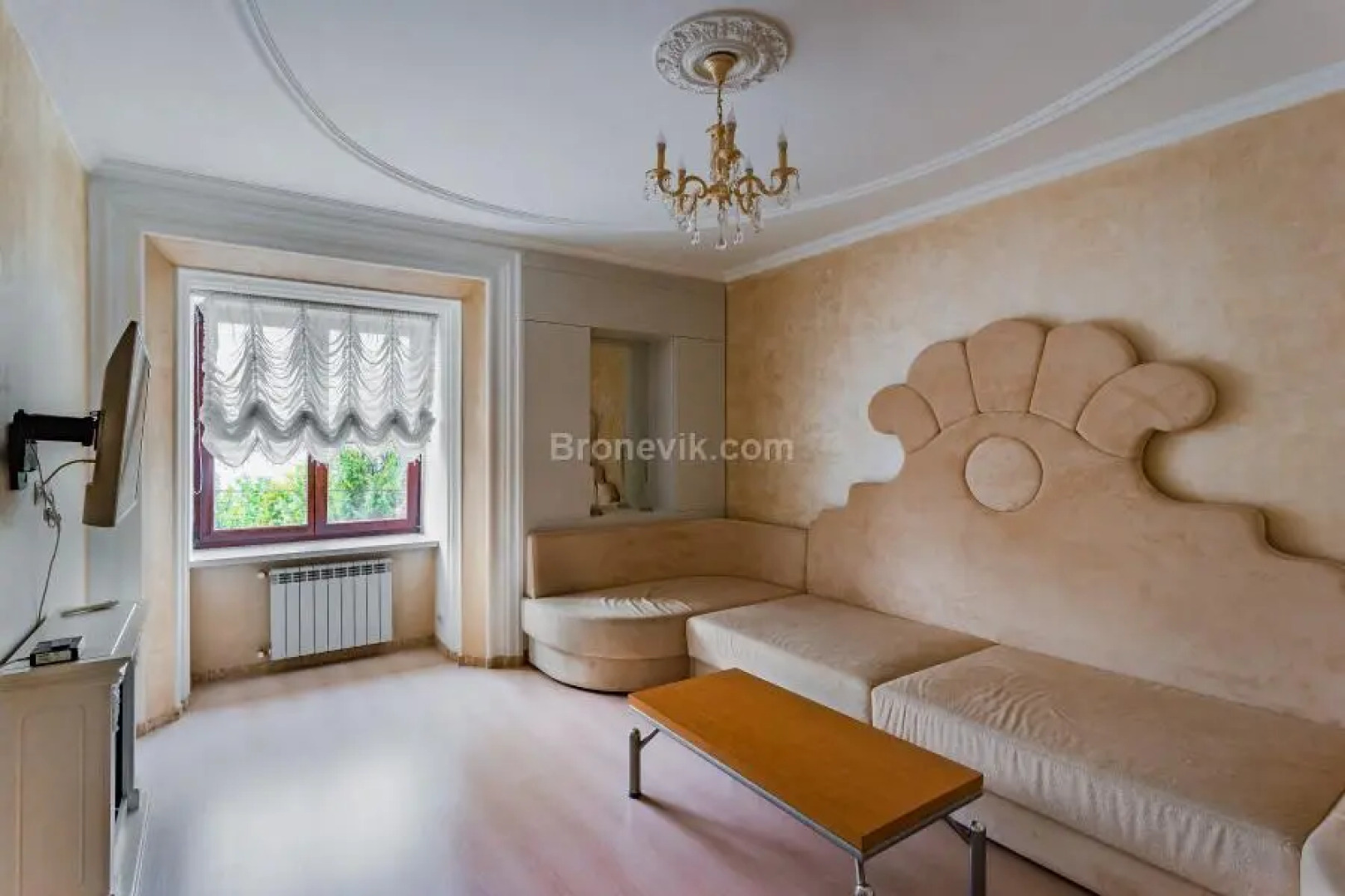 KluchnikOFF (КлючникОФФ)  на улице Максима Горького