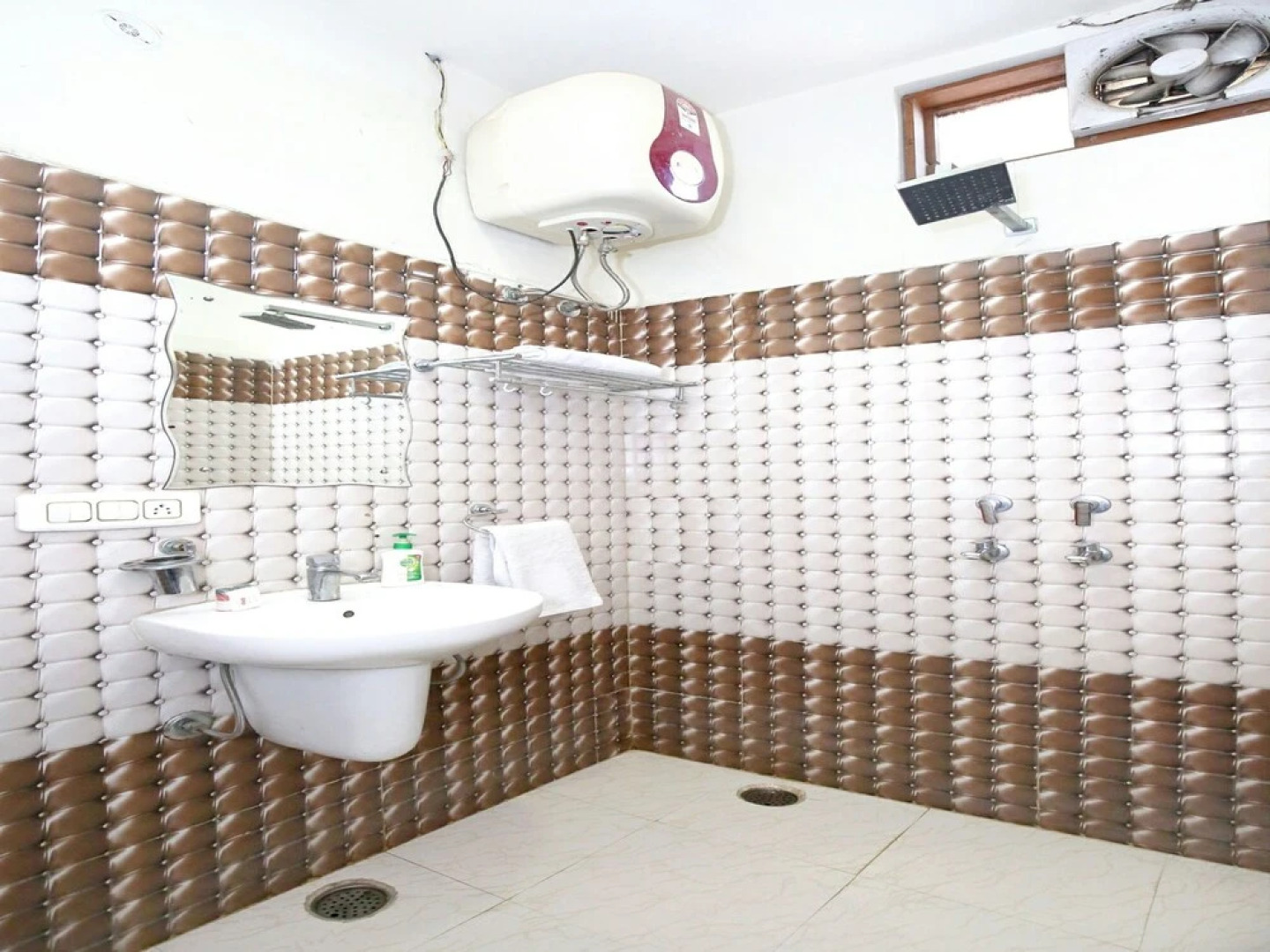 OYO 6939 Hotel Aashiana