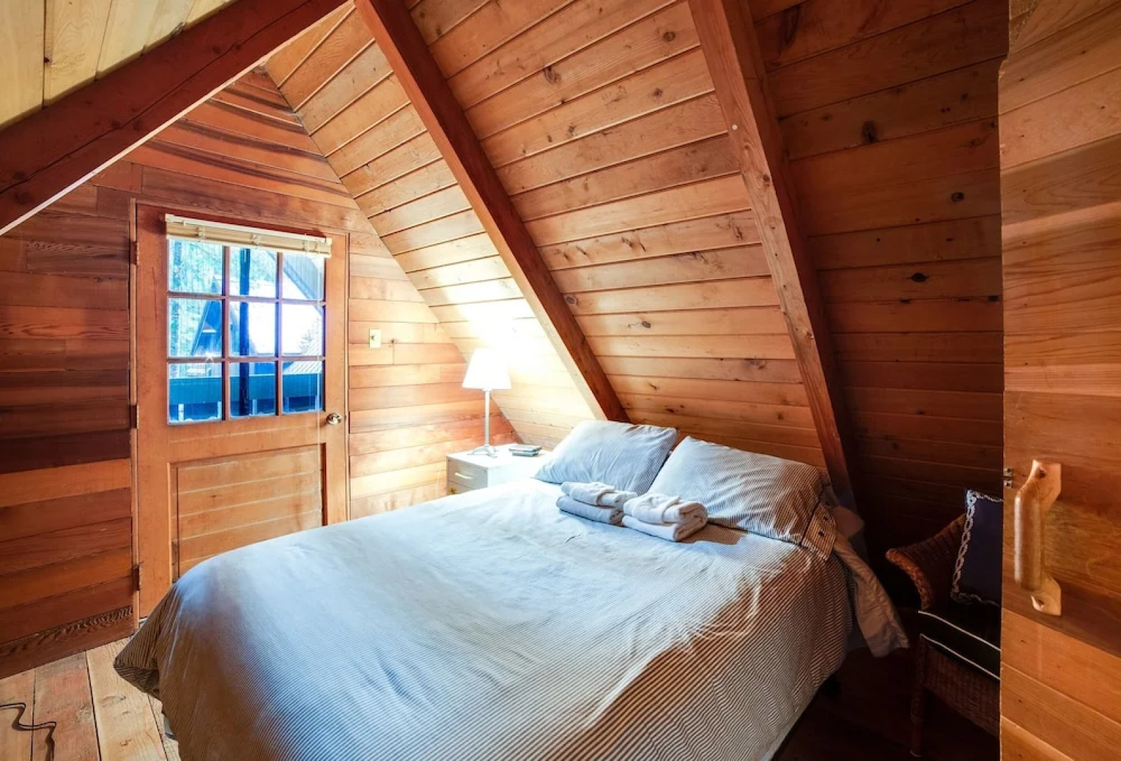 86SL - Rustic - Pets Ok - BBQ - Sleeps 6