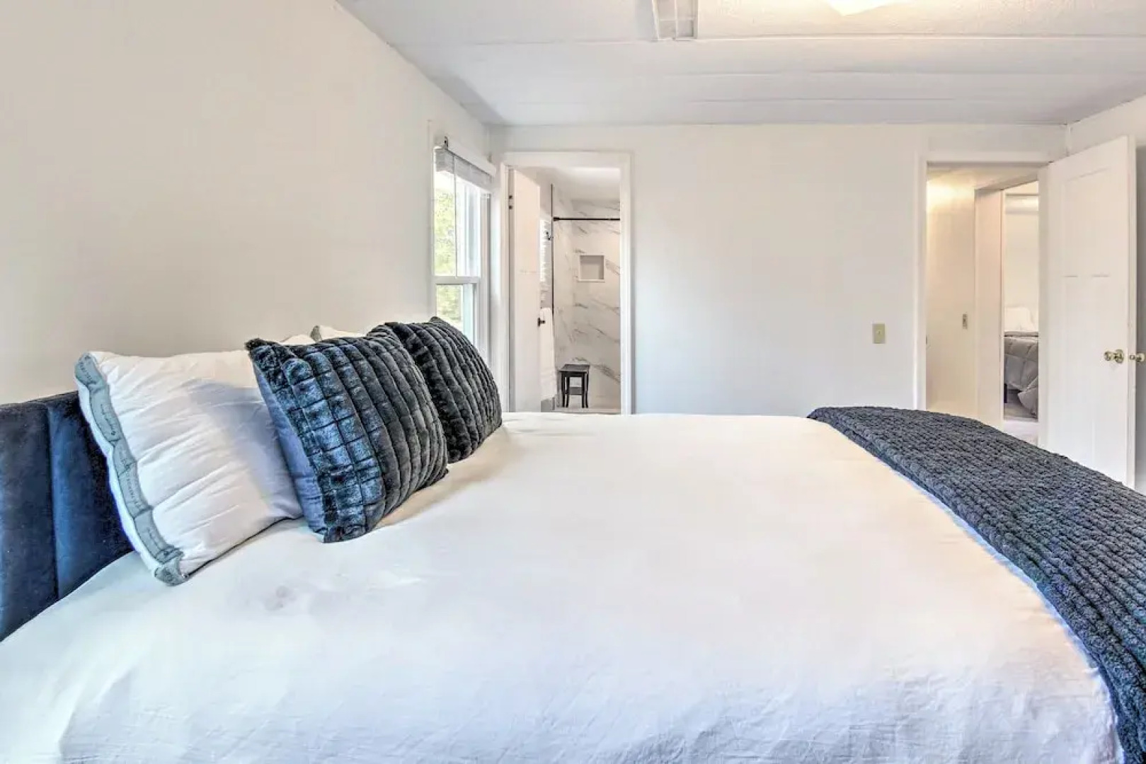 Cozy Asheville Cottage w/ Grill & Fire Pit!