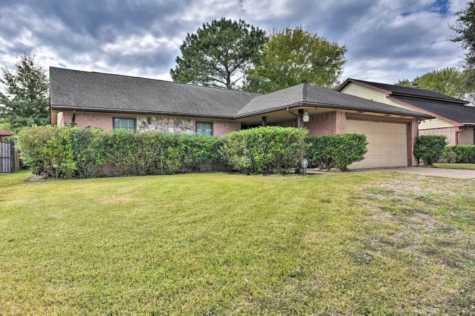 Pet-friendly Missouri City Home w/ Fenced-in Yard!