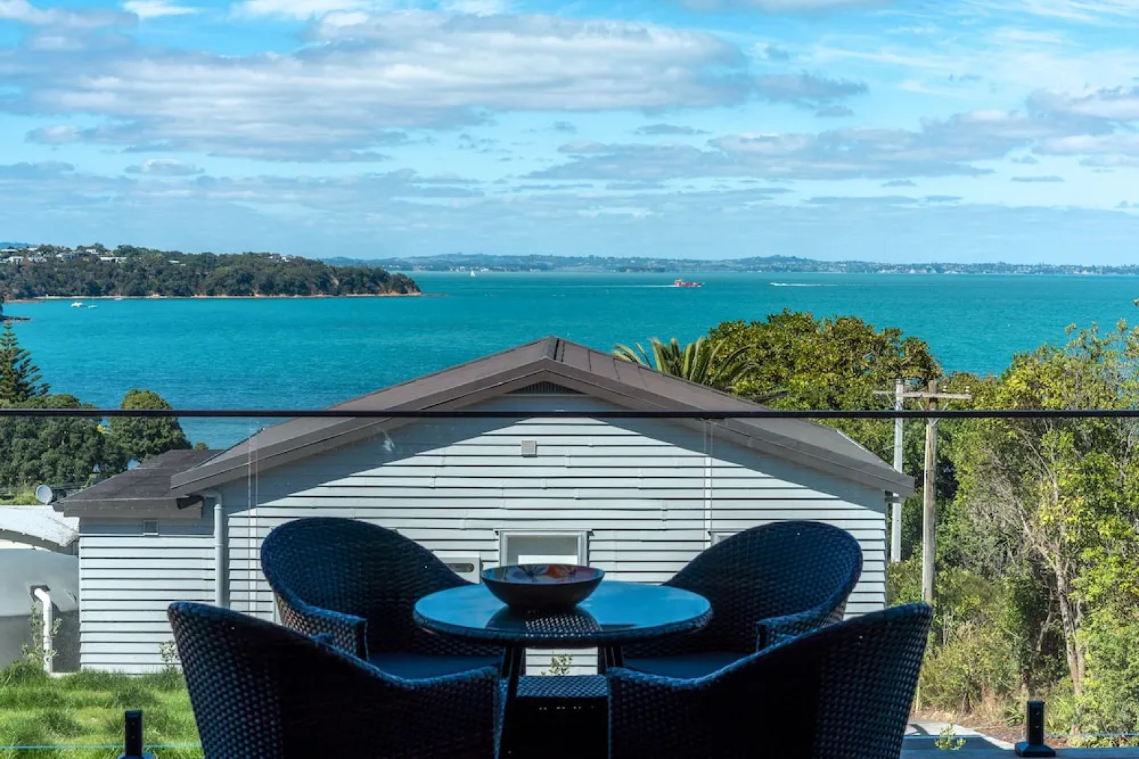 Luna Cottage - Ocean Views on Waiheke