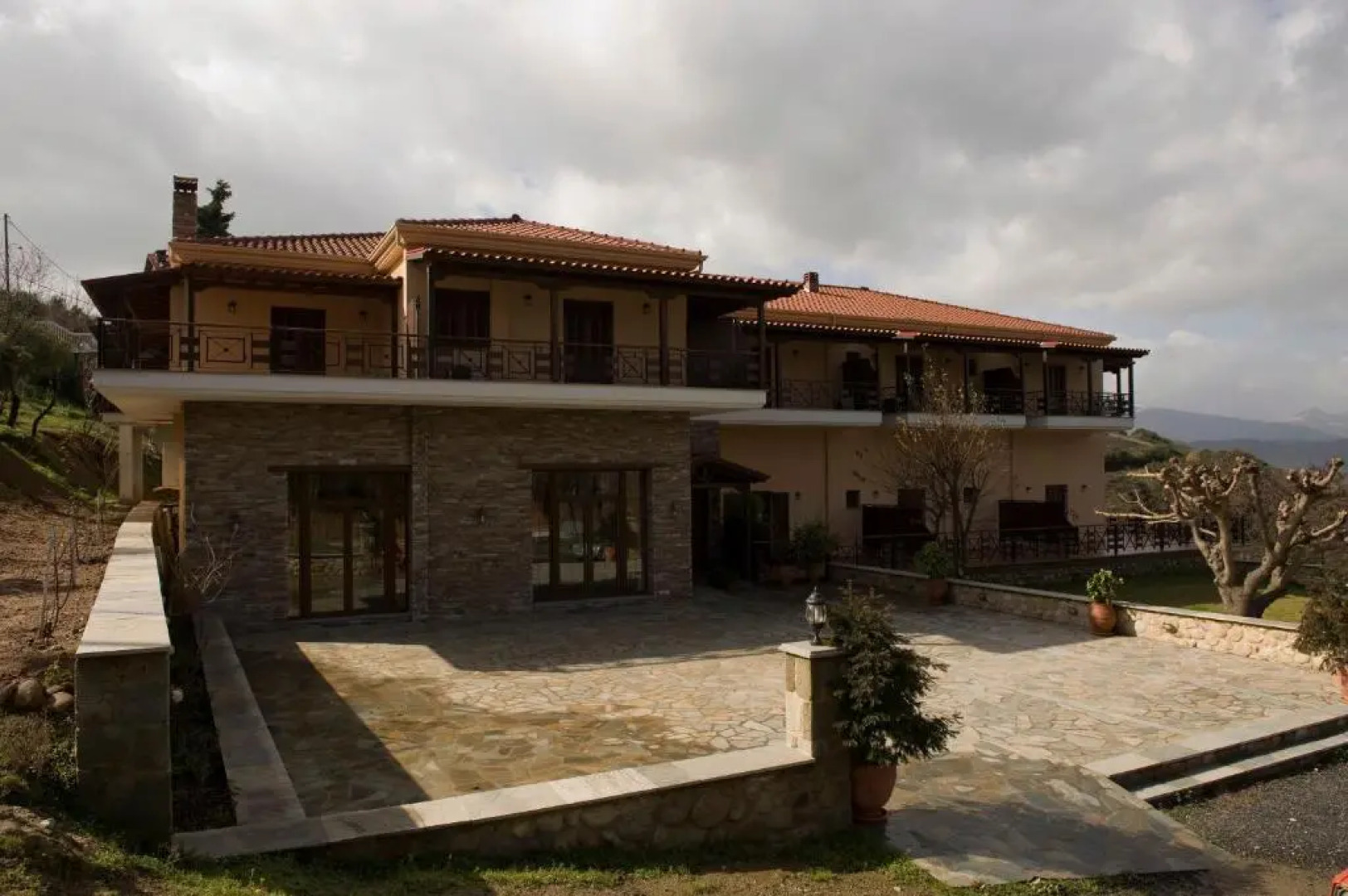 Dellas Boutique Hotel