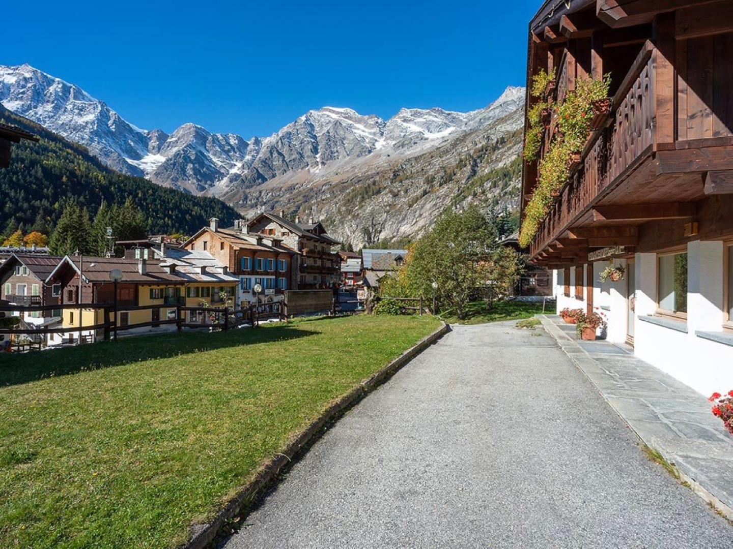 Monterosa Residence Hotel