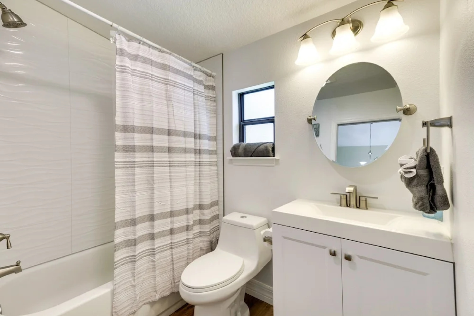 St Cloud Vacation Rental - Walk to Lakefront Park!