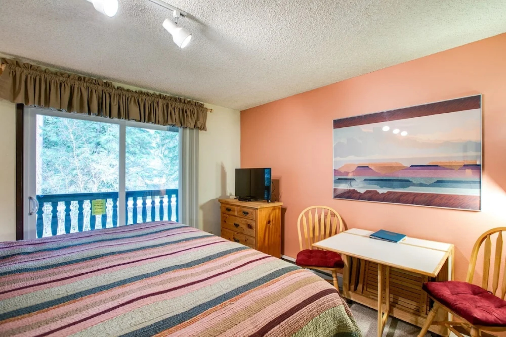 46SLL - Convenient - Economical - WiFi - Sleeps 2