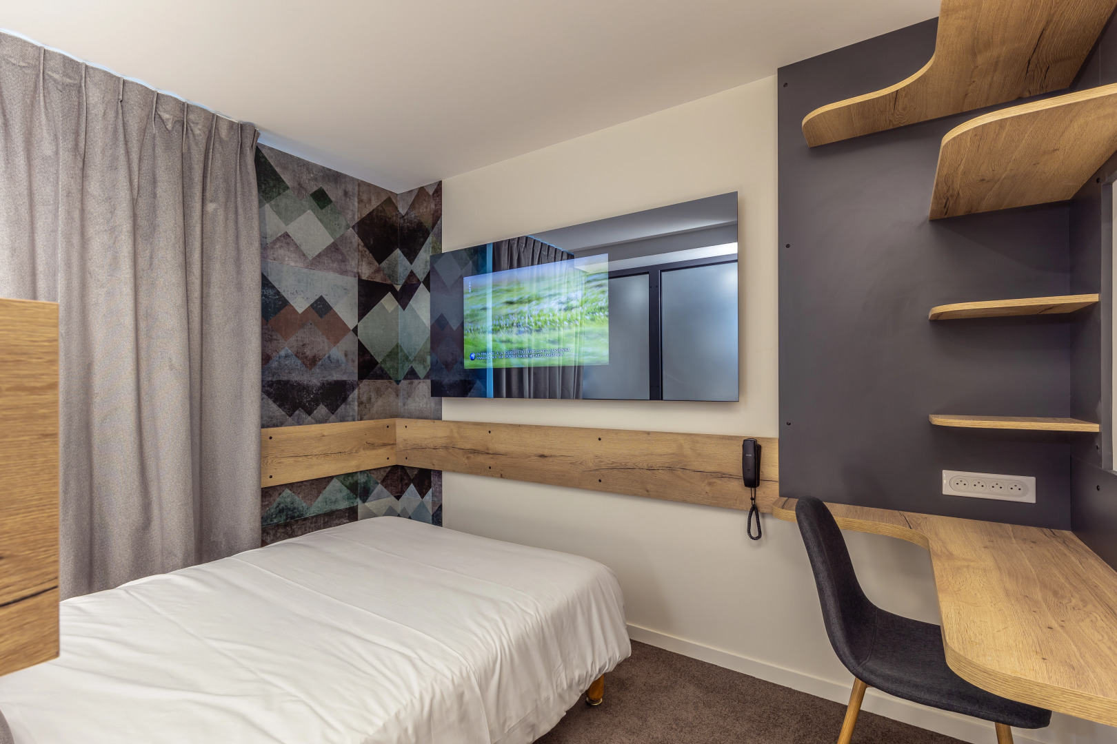 The Originals City, Hôtel Hélios