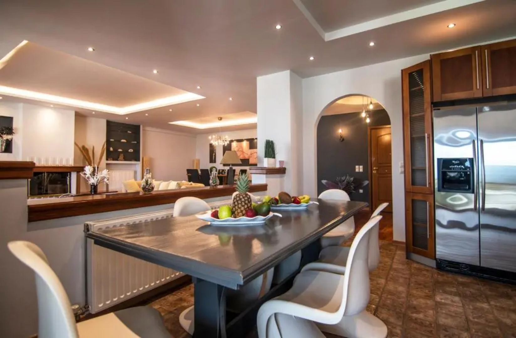 Akrata's Elegant Luxury Suite