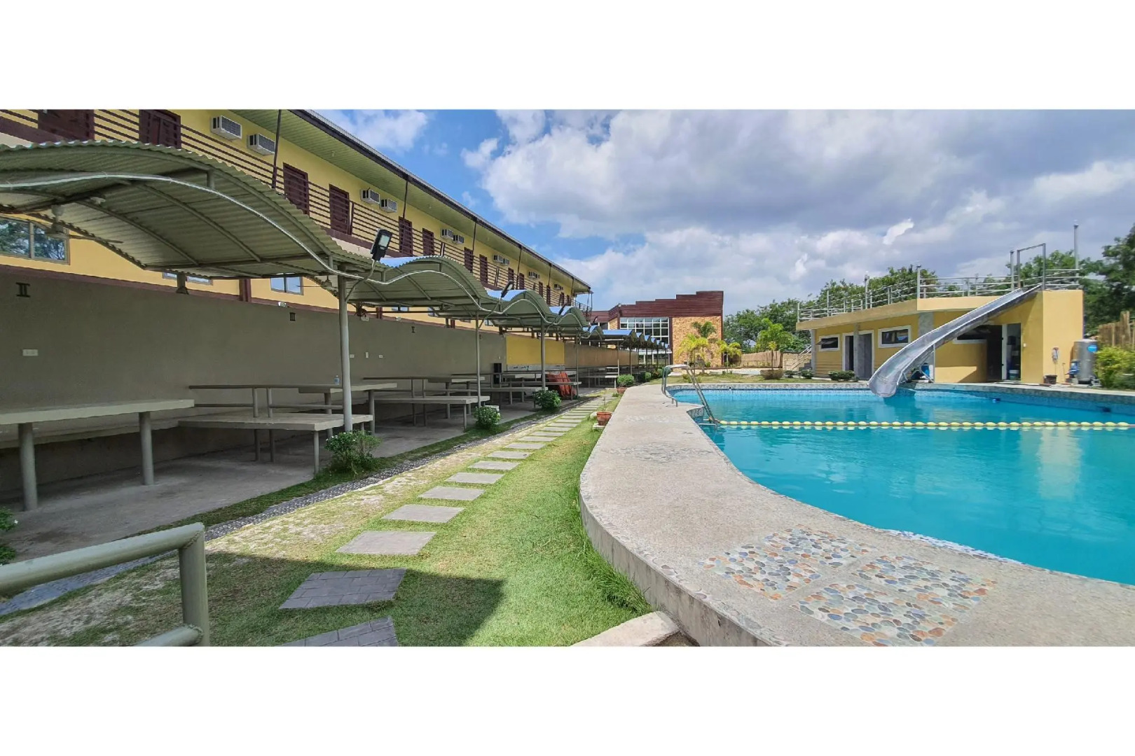 OYO 585 Dragon Pod Hotel And Resort