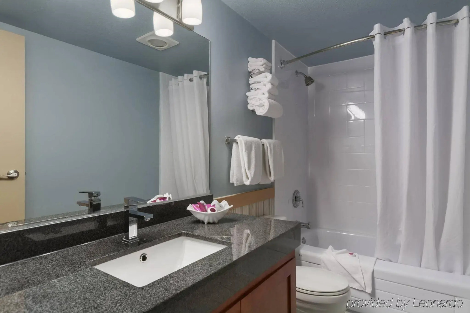 Poco Inn and Suites Hotel & Conference Centre