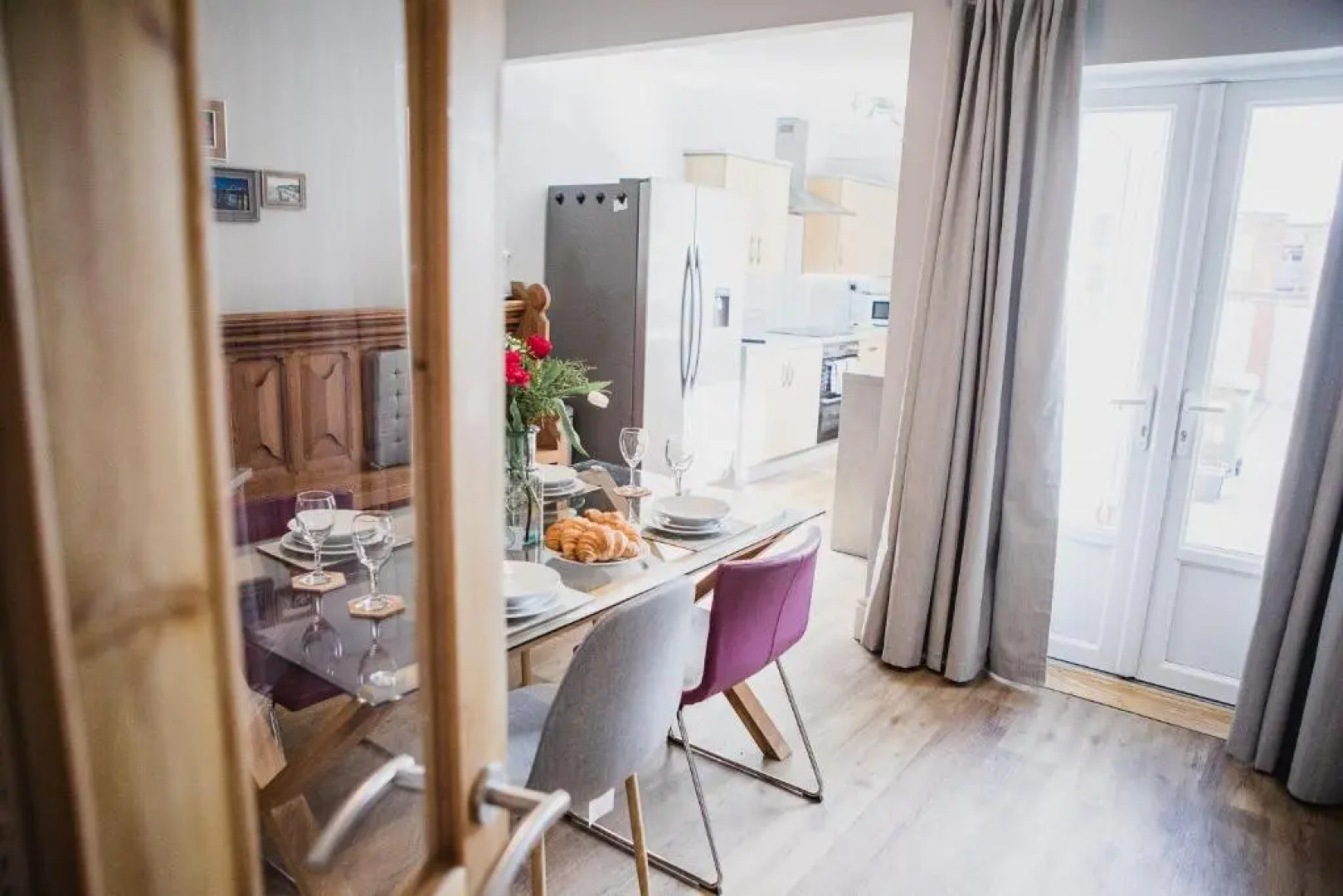 Unique and Stylish close to Beaches Restaurants Shops