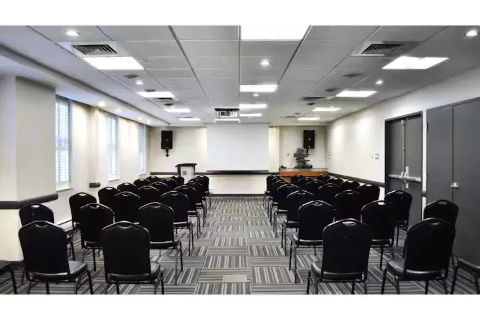 DoubleTree by Hilton Ottawa Downtown