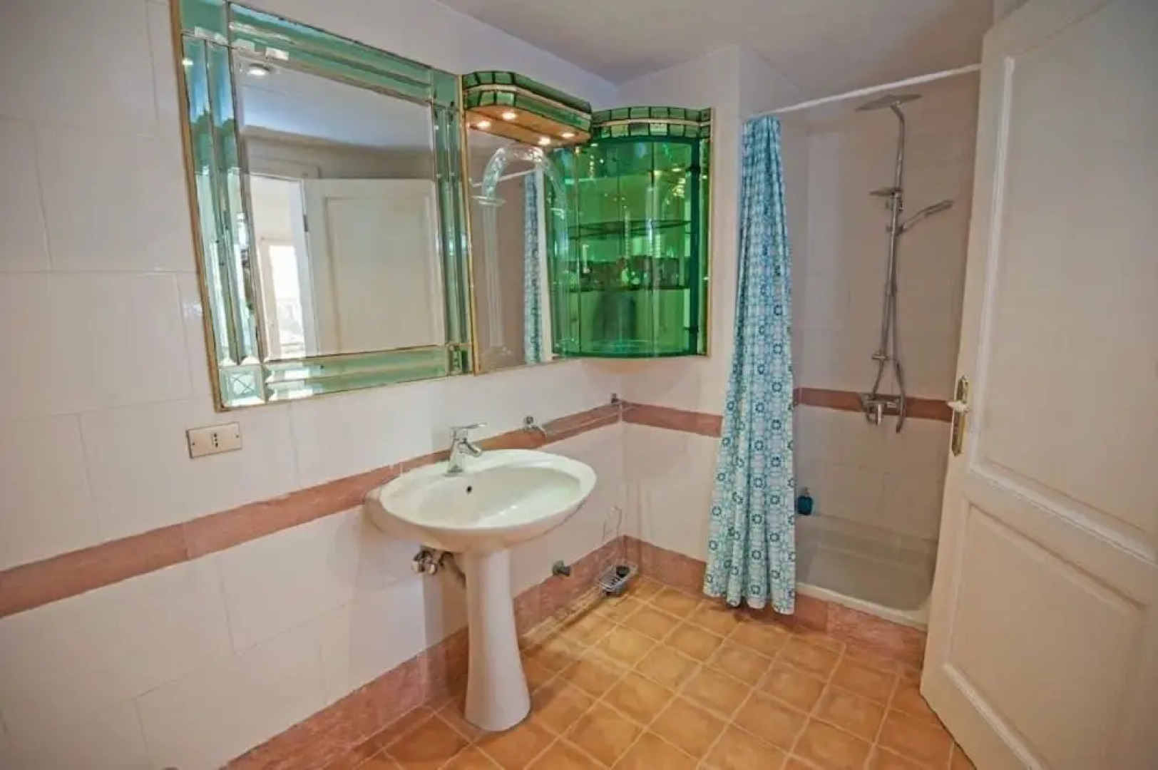 Chic 4-Bedroom White Villa for Rent in El Gouna Egypt